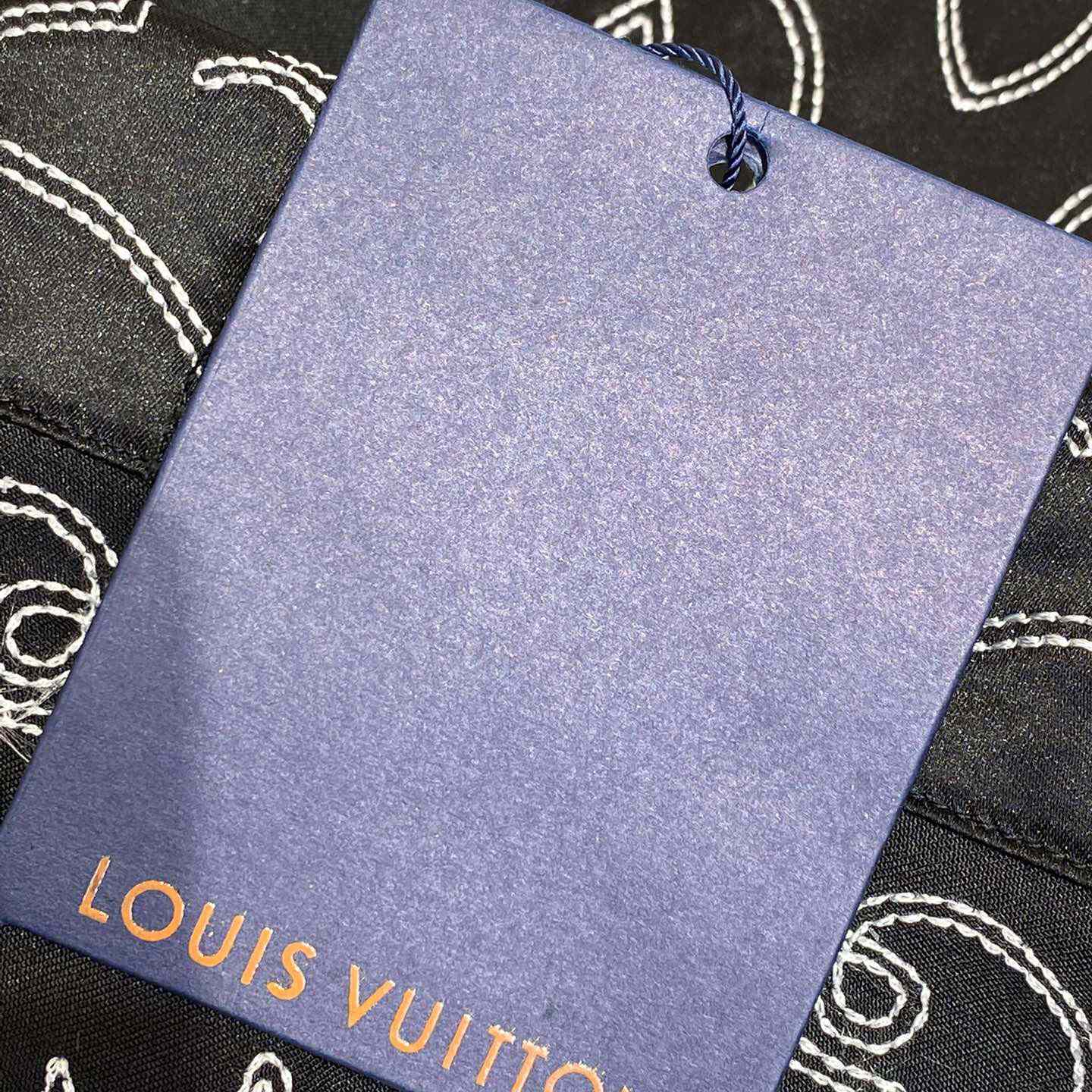Louis Vuitton Printed Short-Sleeved Silk Shirt   1AFWS9 - EUR FASHION