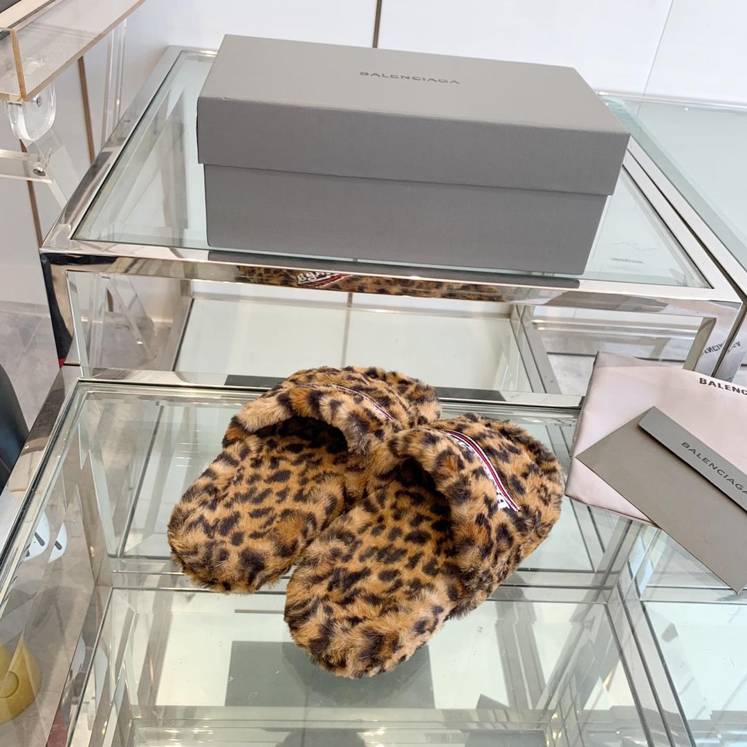 Balenciaga Furry Slides Slip - EUR FASHION