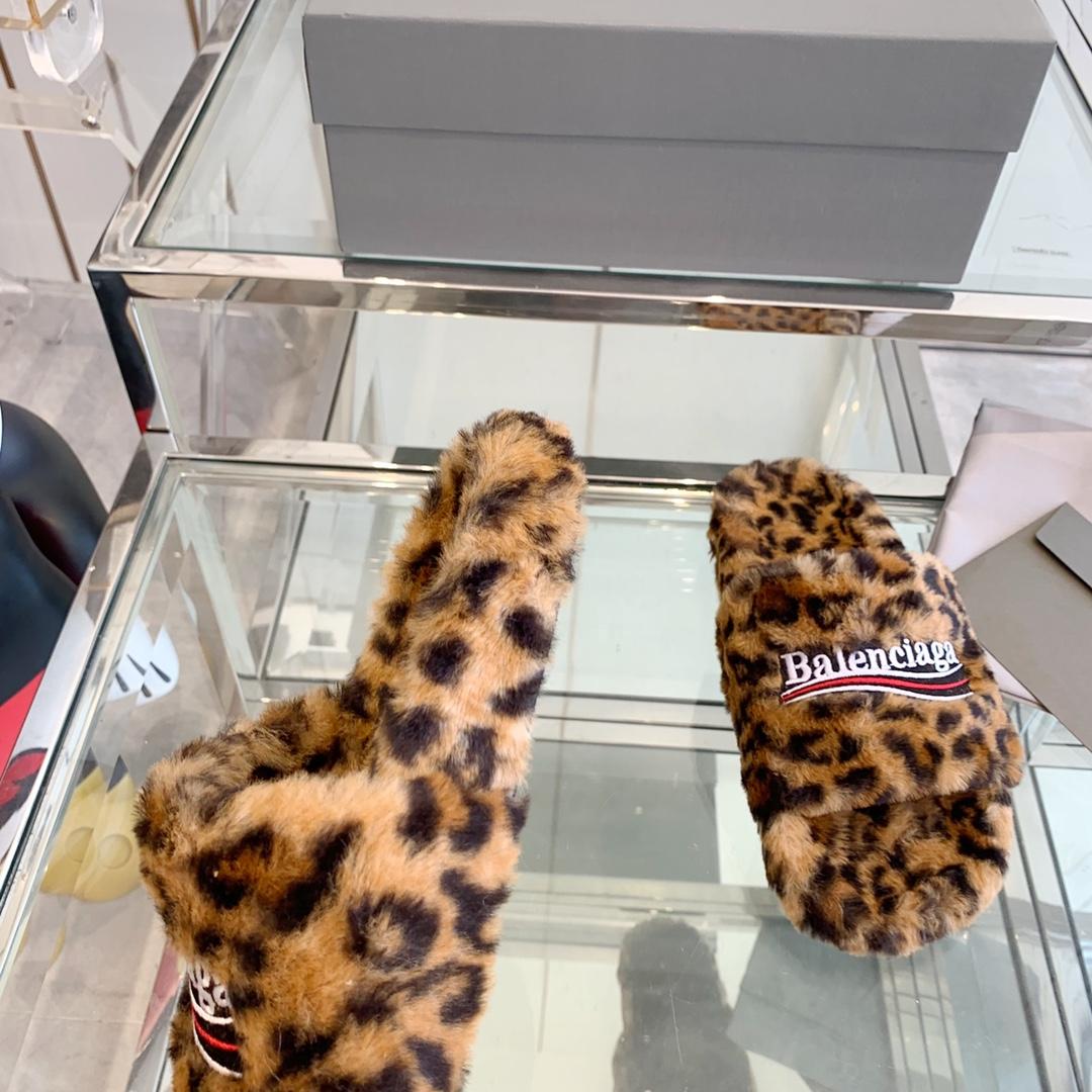 Balenciaga Furry Slides Slip - EUR FASHION