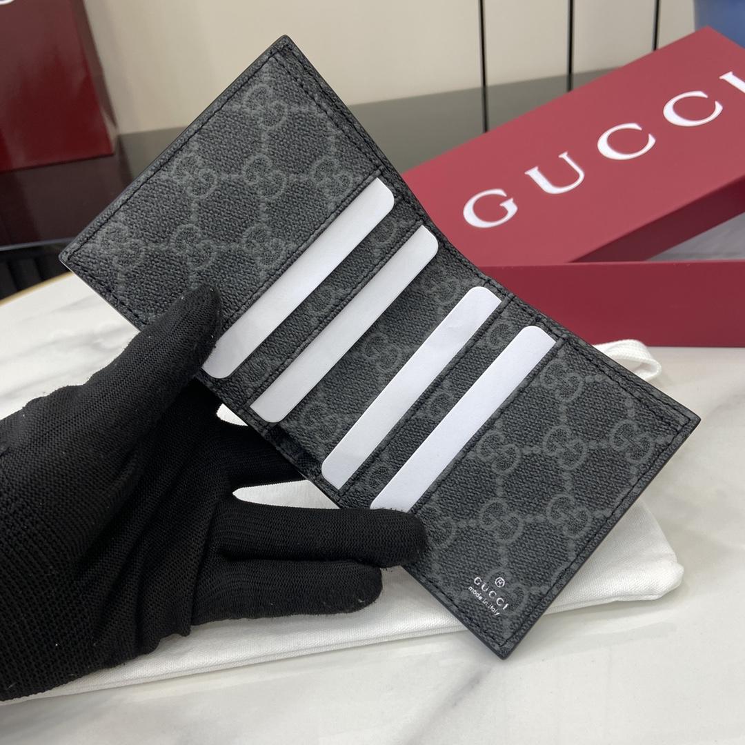 Gucci GG Emblem Bi-fold Embossed Wallet  - EUR FASHION