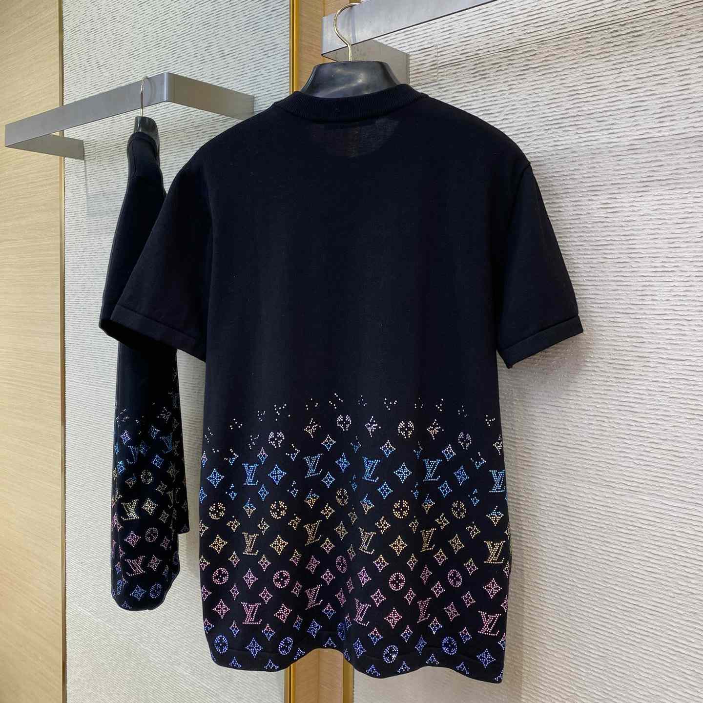 Louis Vuitton Monogram Gradient Embellished Short-Sleeved Crewneck  1AGTLL - EUR FASHION