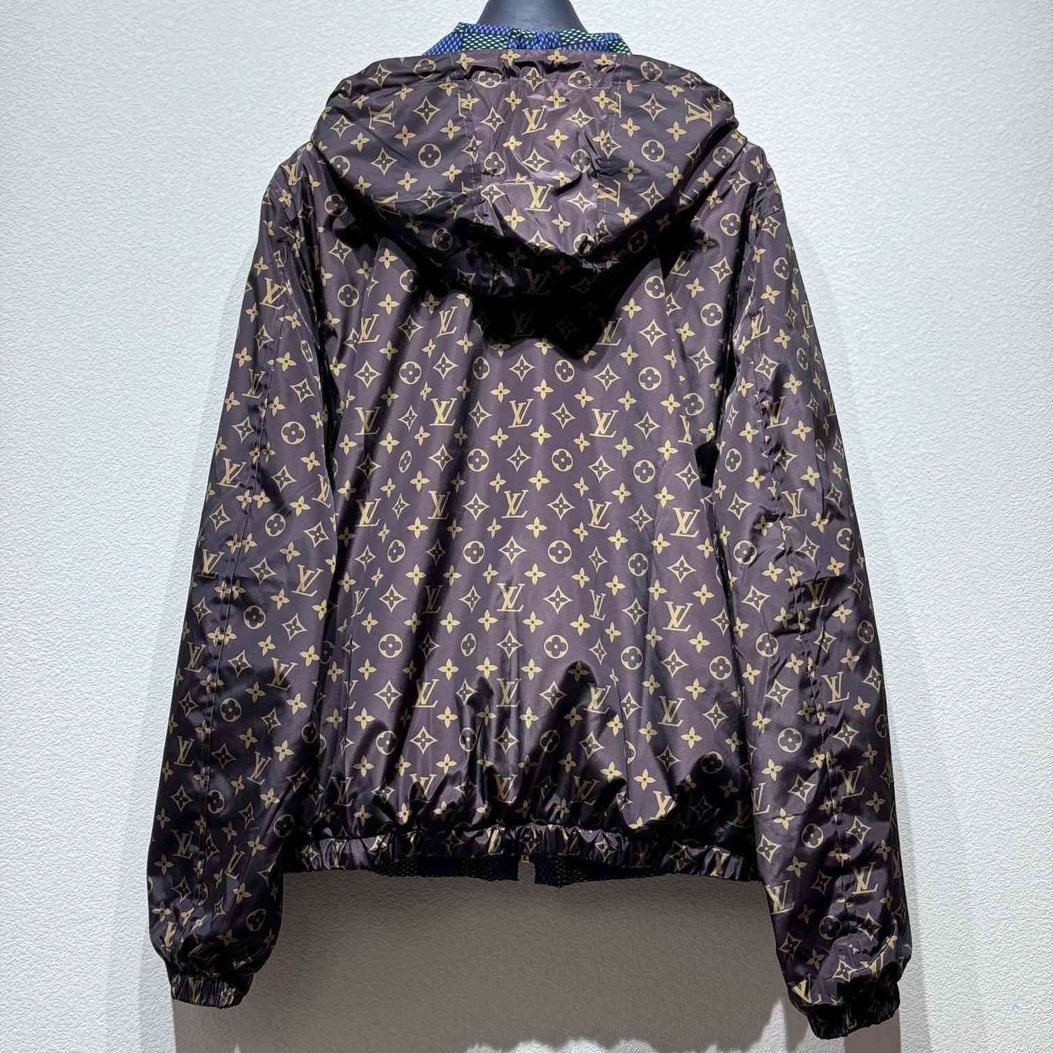 Louis Vuitton Damier Reversible Windbreaker    1AHBIW - EUR FASHION