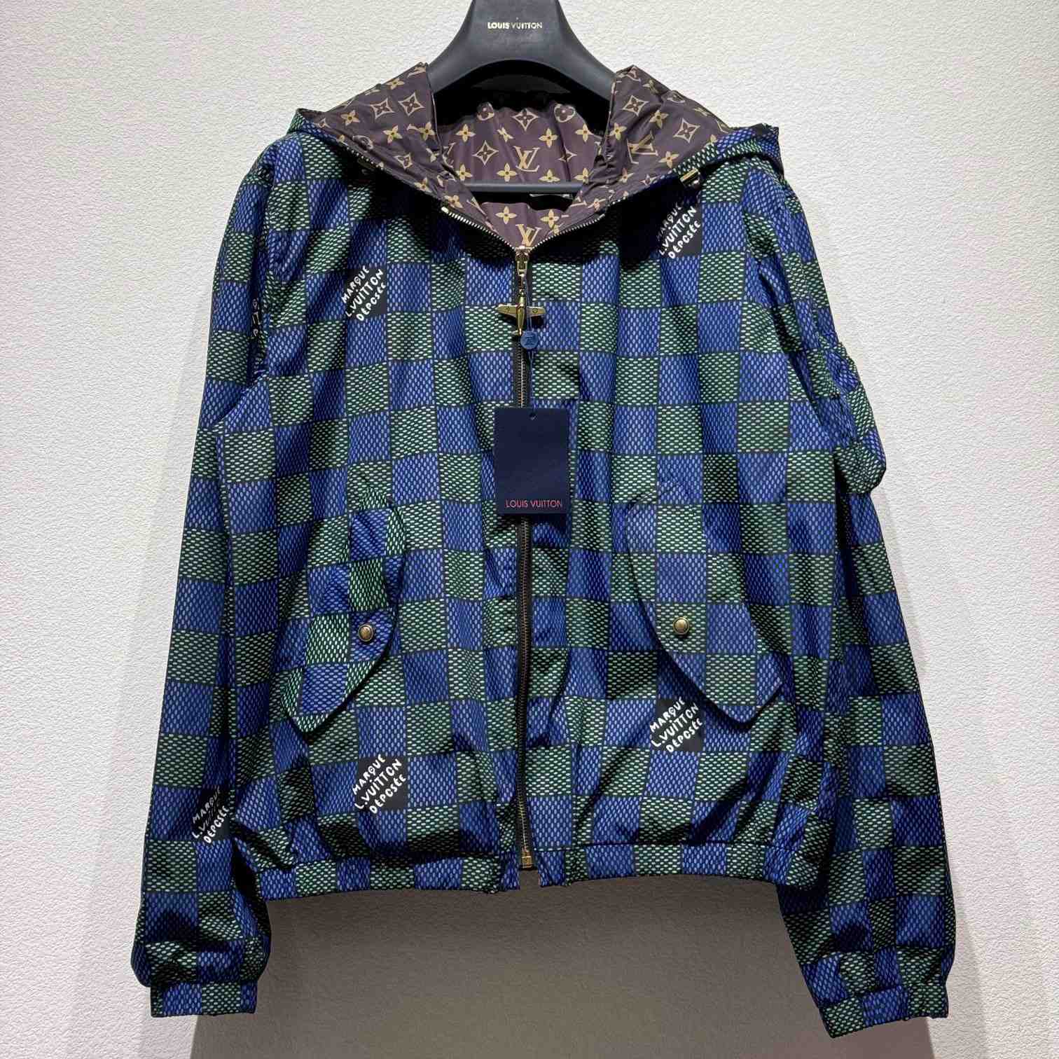 Louis Vuitton Damier Reversible Windbreaker    1AHBIW - EUR FASHION