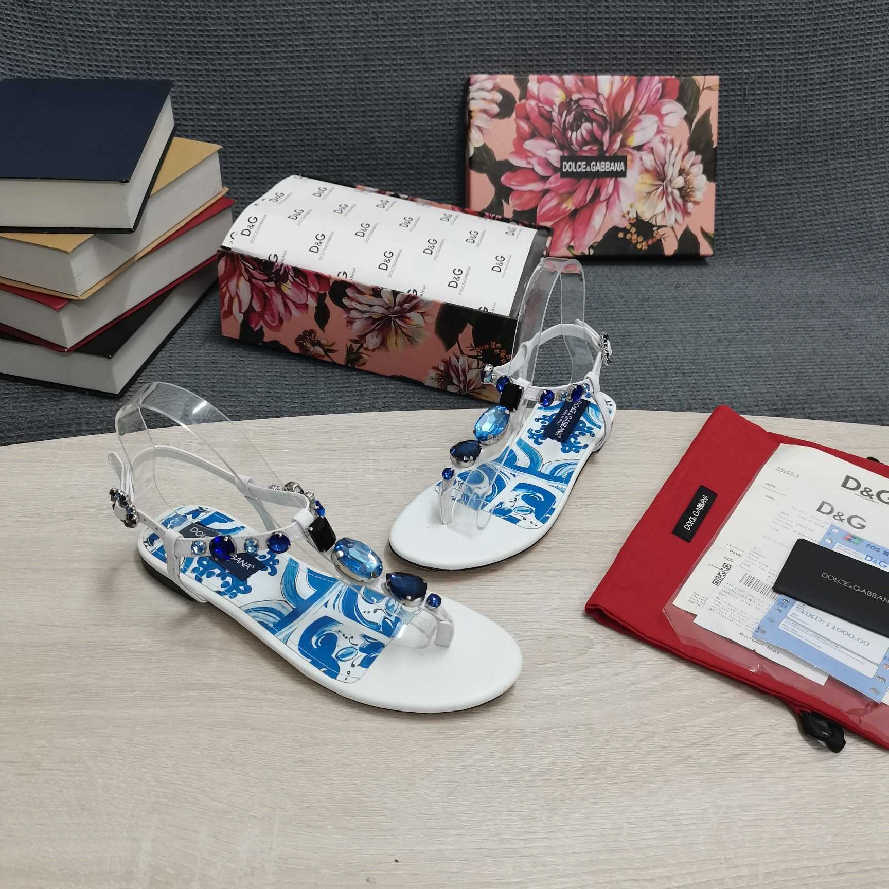 Dolce & Gabbana Patent Leather Thong Sandals With Embroidery - EUR FASHION
