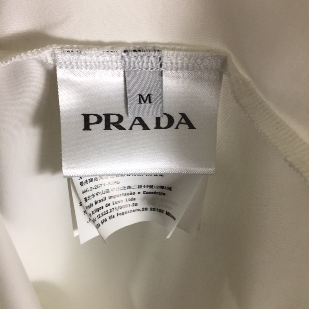Prada Logo T-Shirt - EUR FASHION