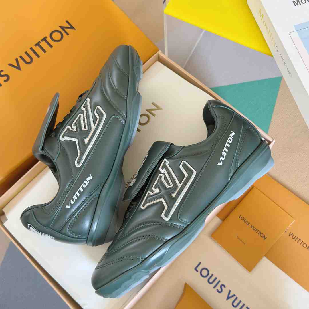 Louis Vuitton LV Footprint Soccer Sneaker   1AHDPP - EUR FASHION