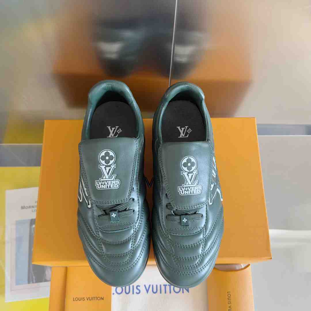 Louis Vuitton LV Footprint Soccer Sneaker   1AHDPP - EUR FASHION