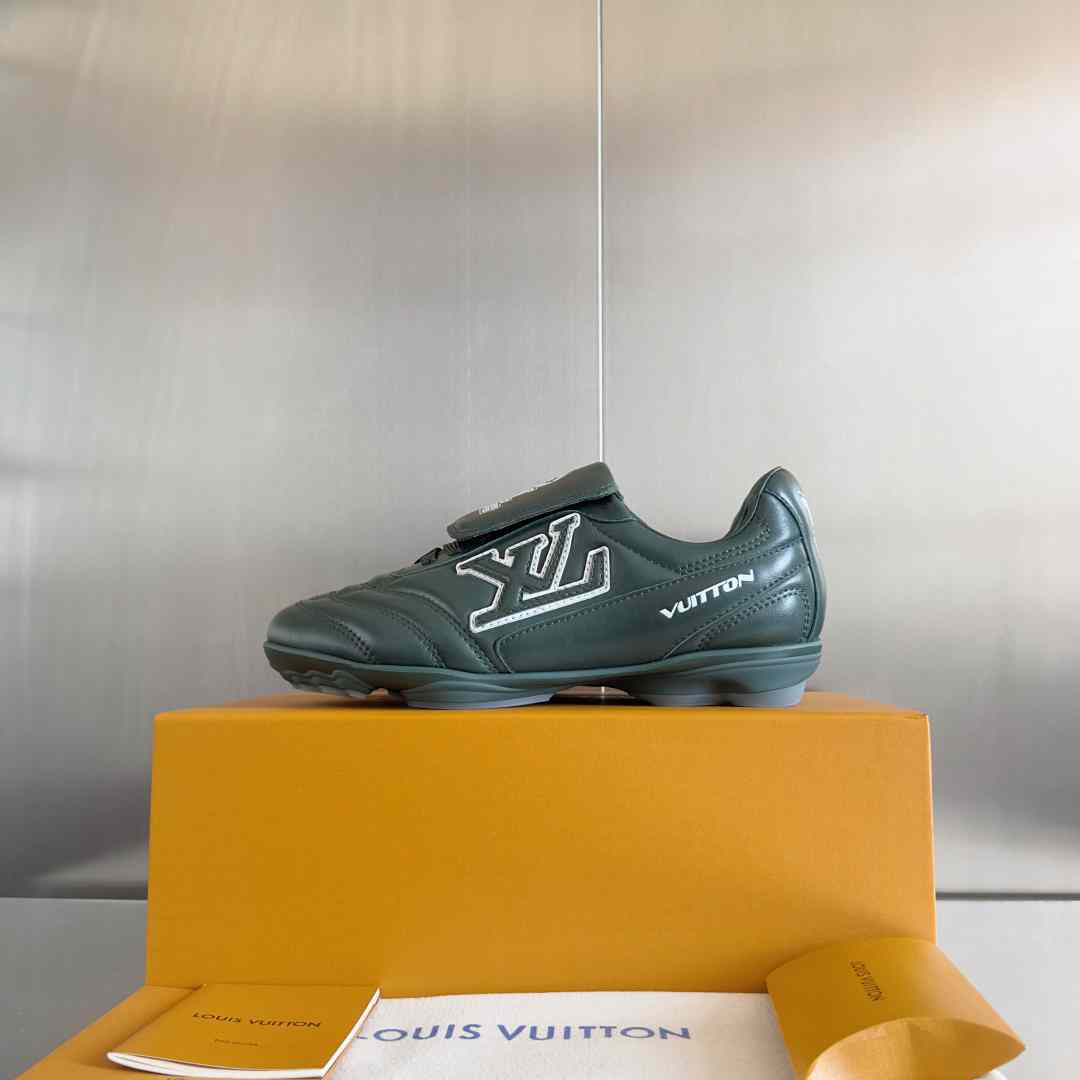 Louis Vuitton LV Footprint Soccer Sneaker   1AHDPP - EUR FASHION