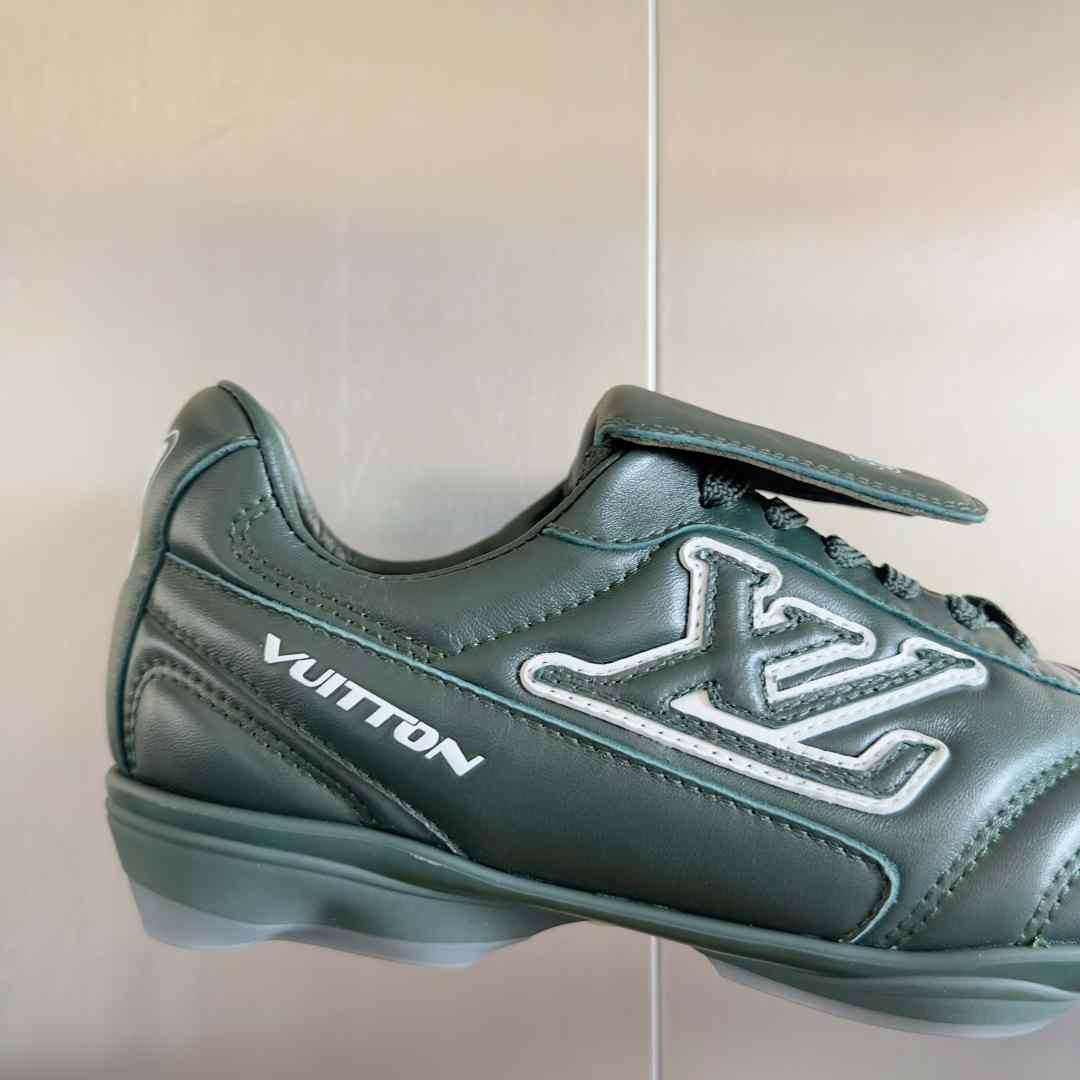 Louis Vuitton LV Footprint Soccer Sneaker   1AHDPP - EUR FASHION