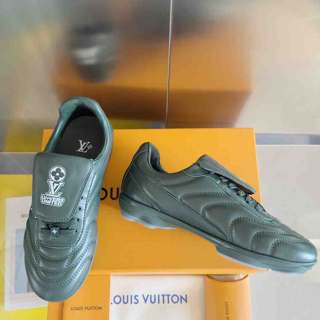 Louis Vuitton LV Footprint Soccer Sneaker   1AHDPP - EUR FASHION