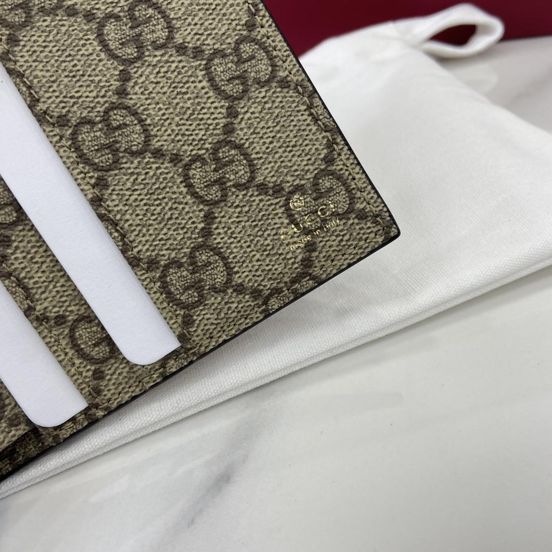 Gucci GG Emblem Bi-fold Embossed Wallet  - EUR FASHION
