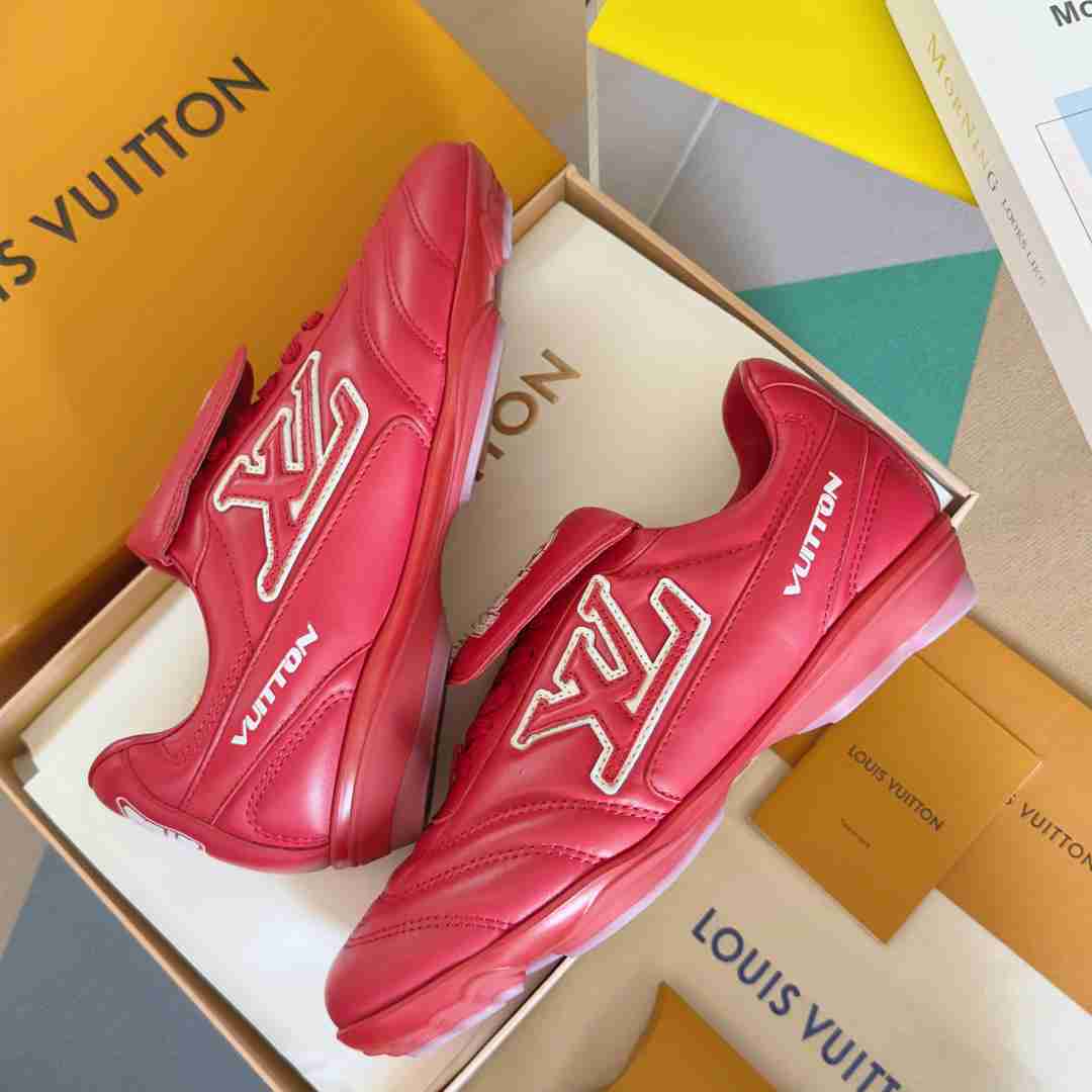 Louis Vuitton LV Footprint Soccer Sneaker   1AHDOR - EUR FASHION