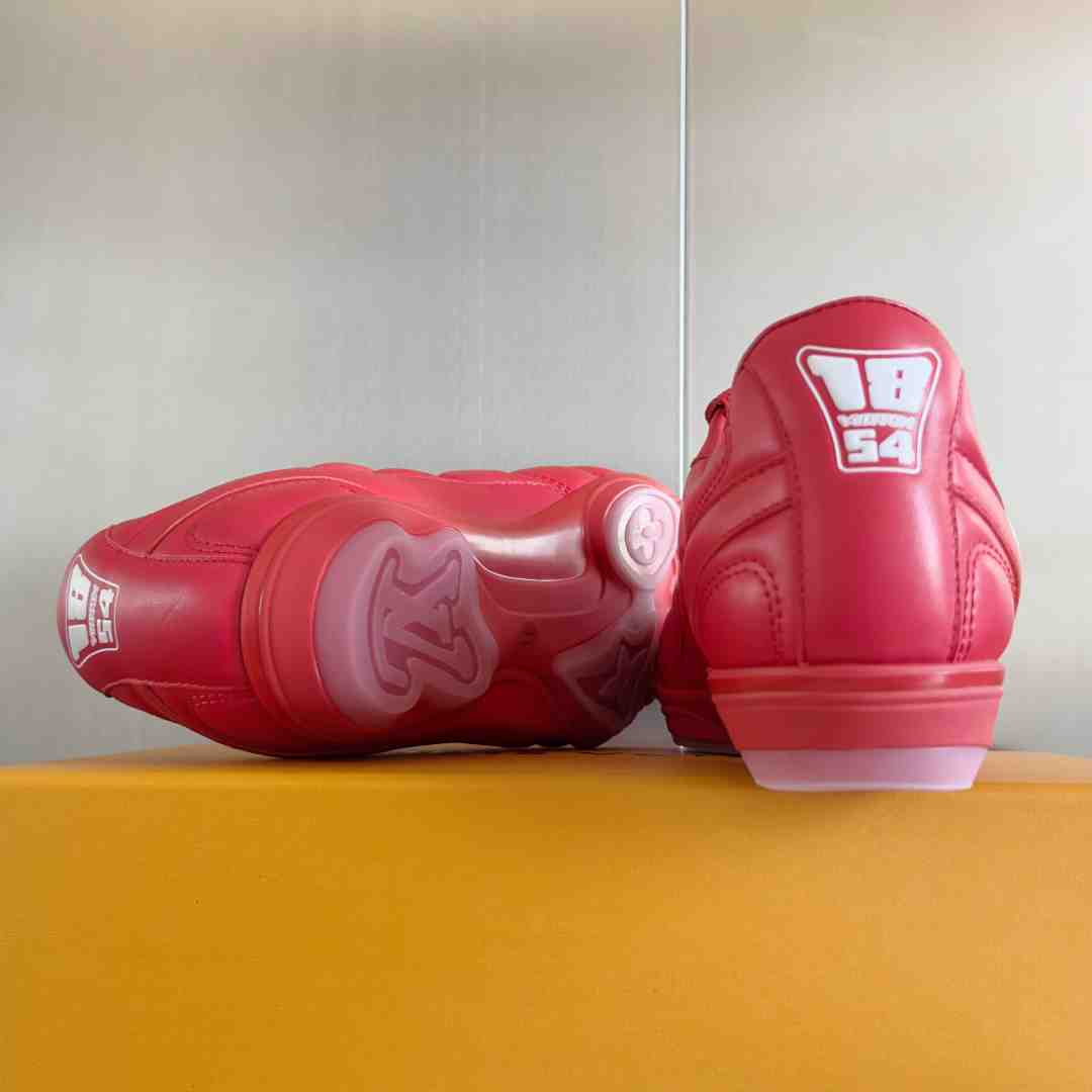 Louis Vuitton LV Footprint Soccer Sneaker   1AHDOR - EUR FASHION