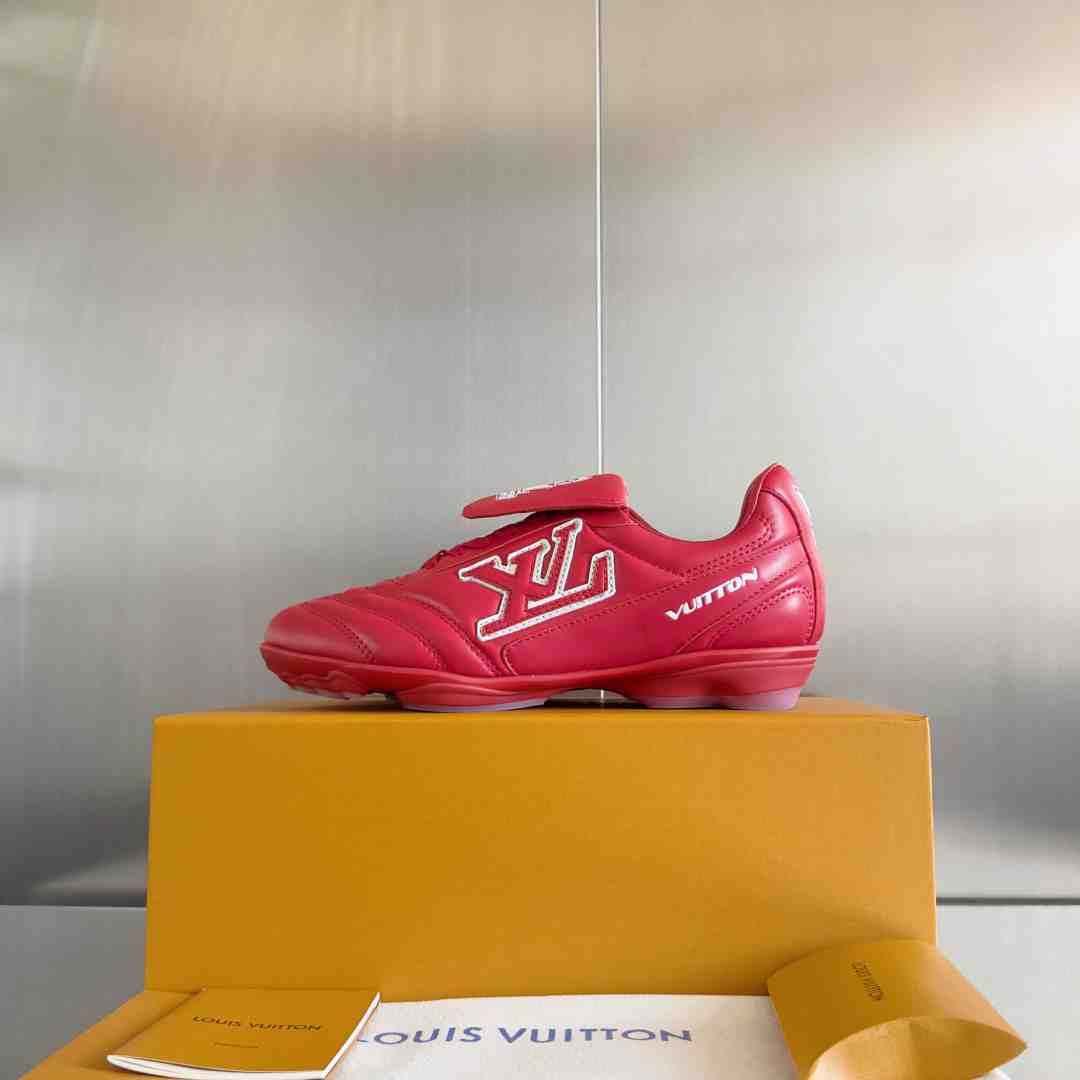 Louis Vuitton LV Footprint Soccer Sneaker   1AHDOR - EUR FASHION