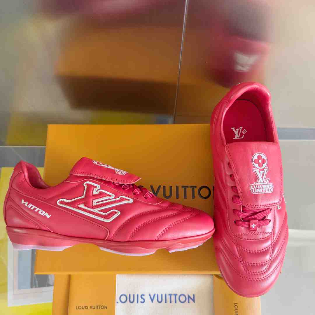 Louis Vuitton LV Footprint Soccer Sneaker   1AHDOR - EUR FASHION
