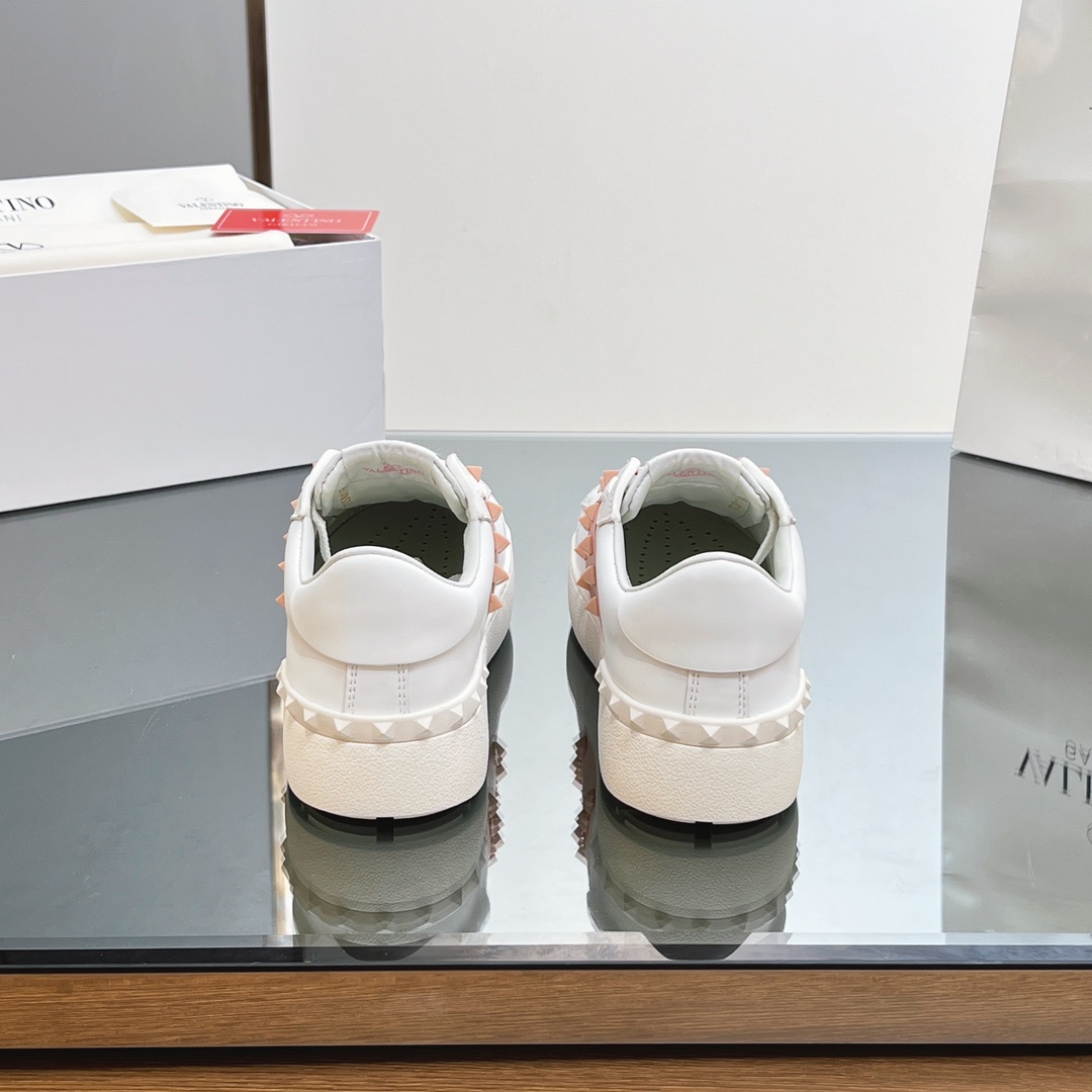 Valenti Rockstud Untitled Sneakers - EUR FASHION