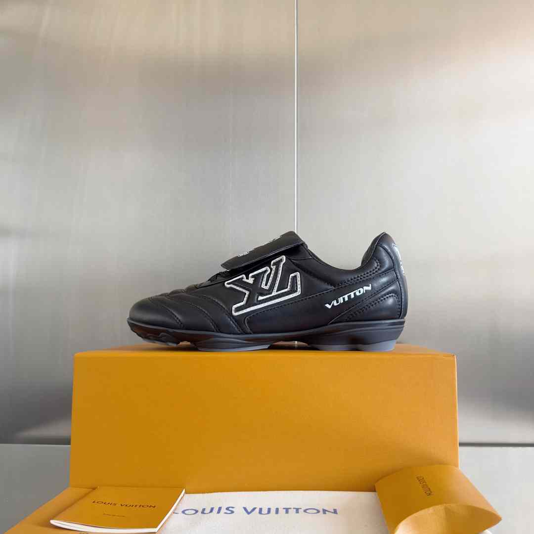 Louis Vuitton LV Footprint Soccer Sneaker   1AHAI1 - EUR FASHION