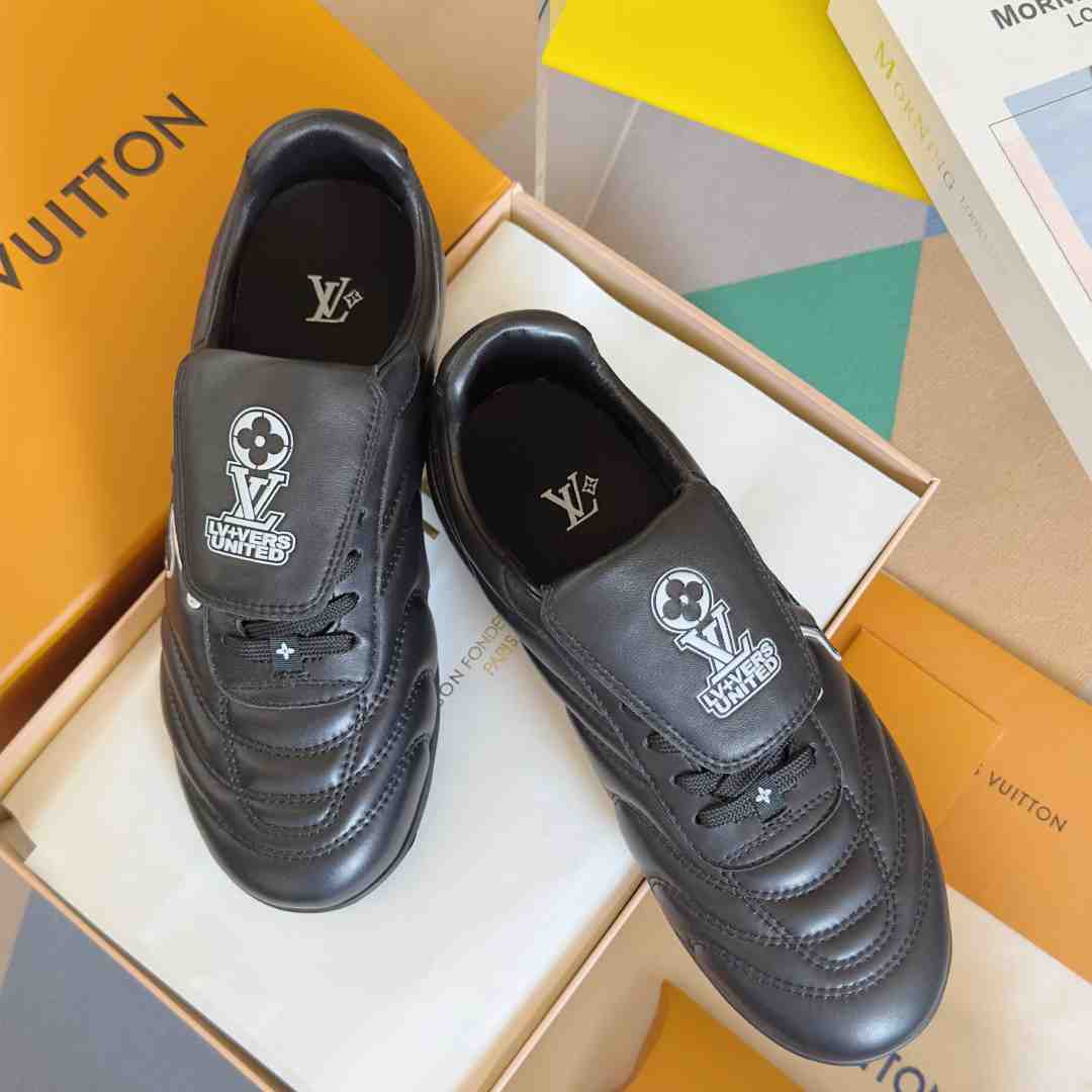 Louis Vuitton LV Footprint Soccer Sneaker   1AHAI1 - EUR FASHION