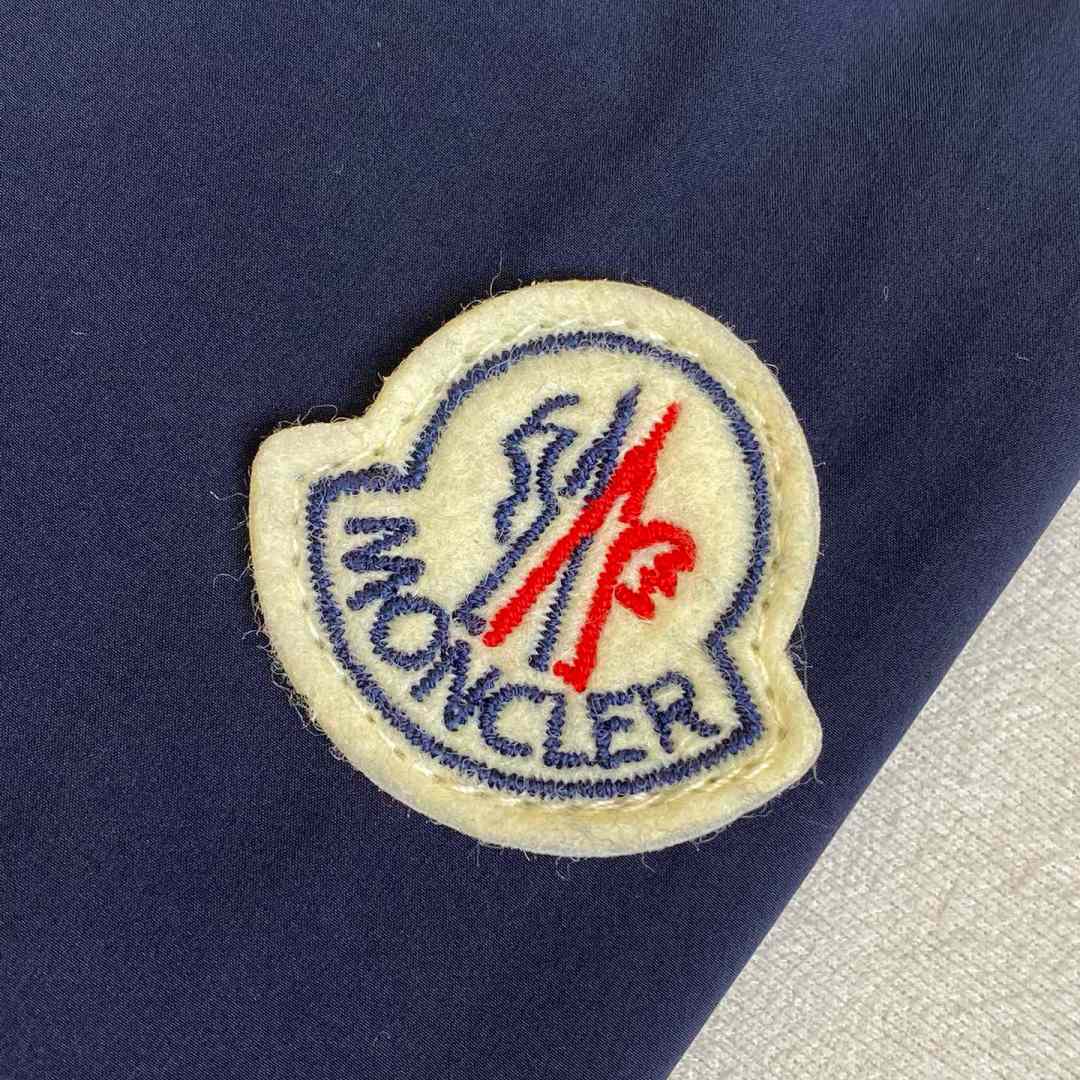 Moncler Logo Patch Zip-Up Jacket - EUR FASHION