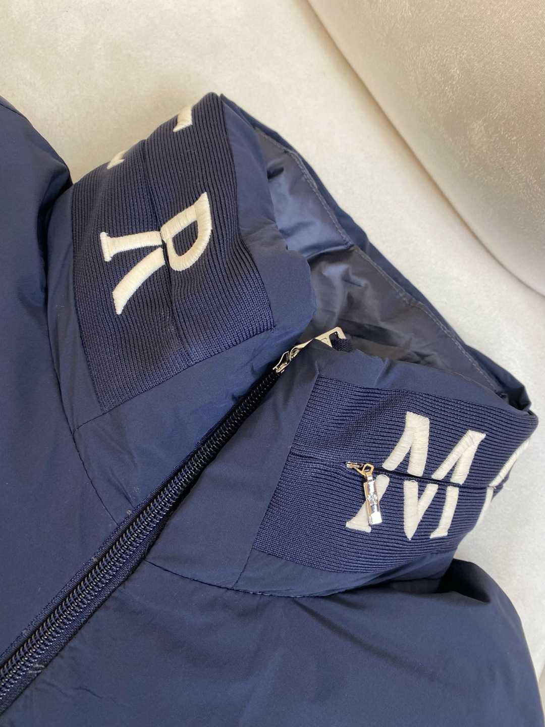 Moncler Logo Patch Zip-Up Jacket - EUR FASHION