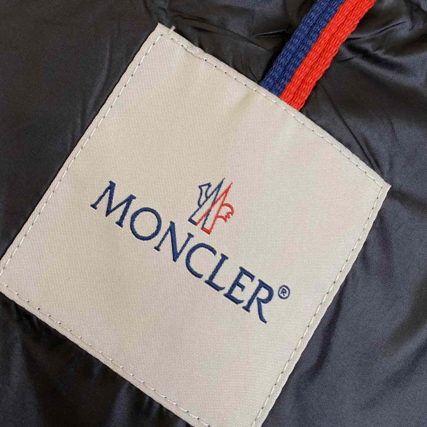 Moncler Logo Patch Zip-Up Jacket - EUR FASHION