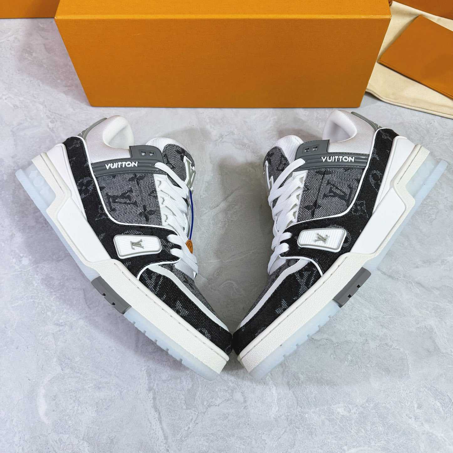 Louis Vuitton LV Trainer Sneaker  1ADHIK - EUR FASHION