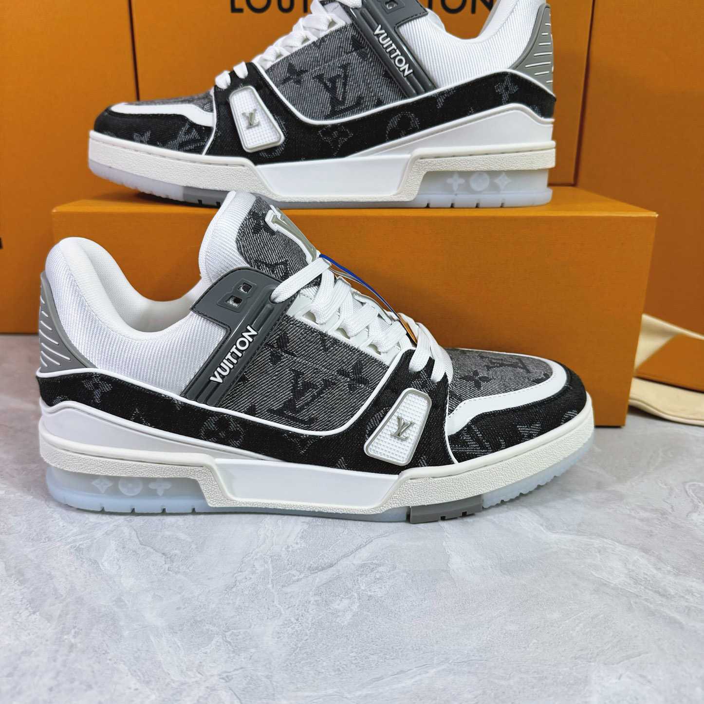Louis Vuitton LV Trainer Sneaker  1ADHIK - EUR FASHION