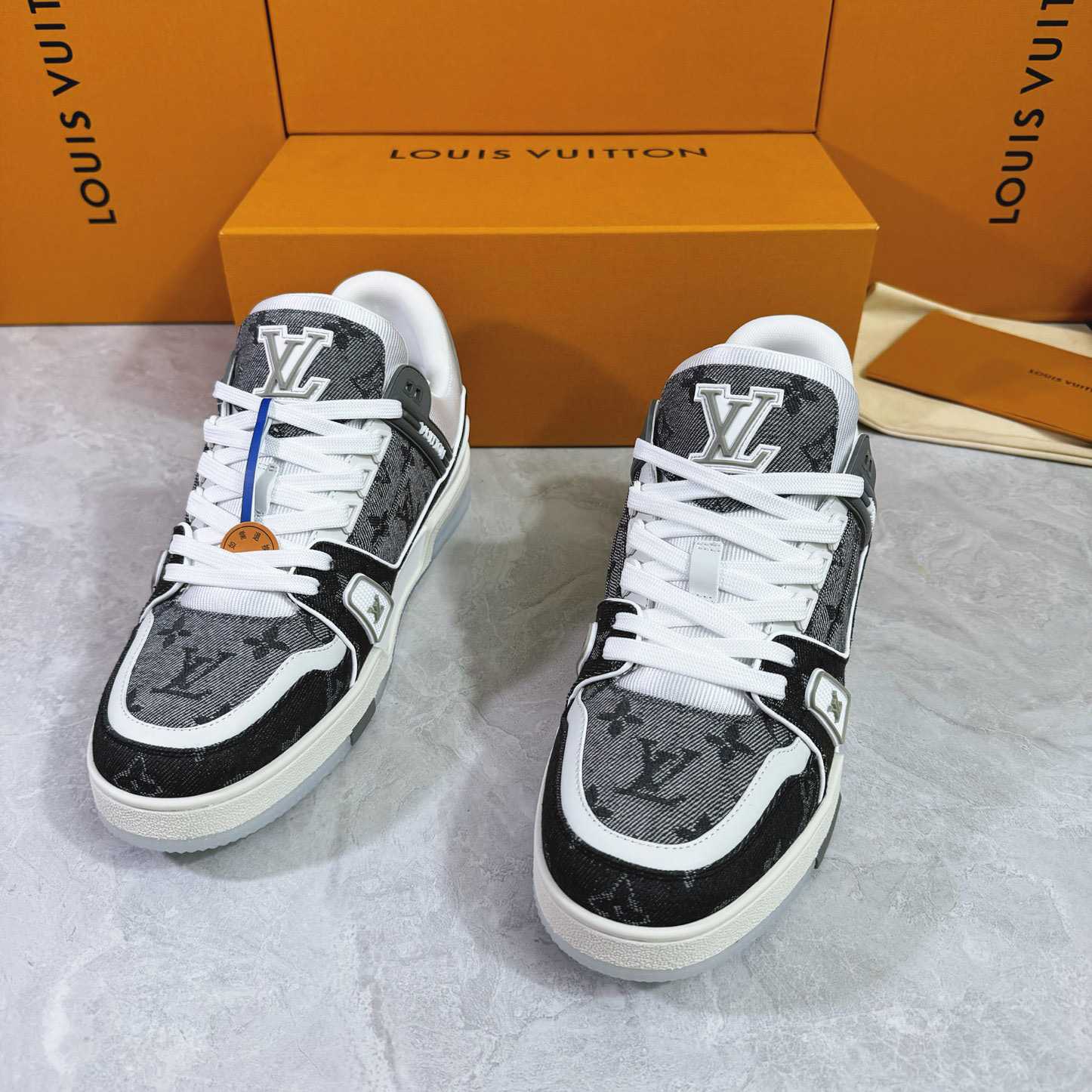 Louis Vuitton LV Trainer Sneaker  1ADHIK - EUR FASHION