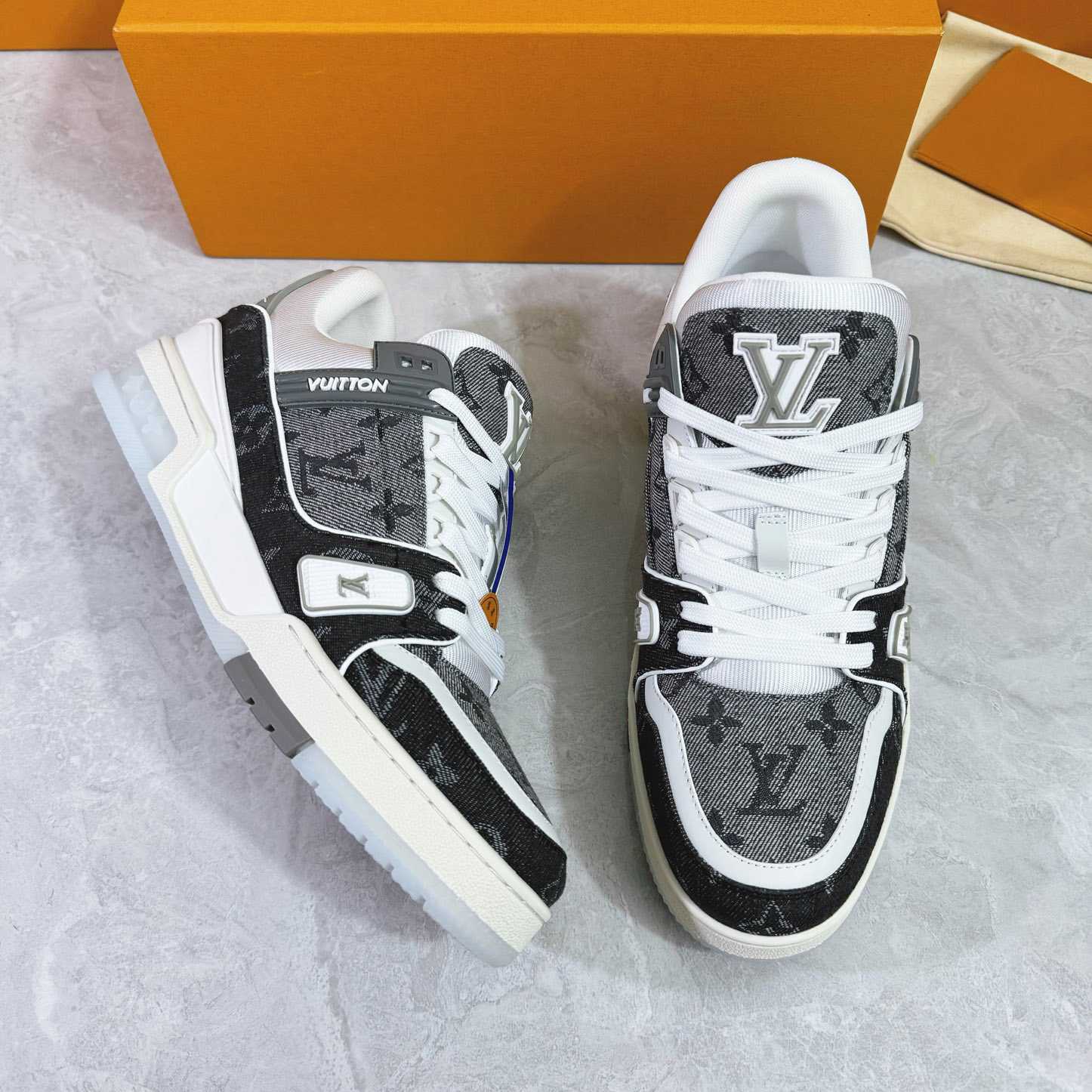 Louis Vuitton LV Trainer Sneaker  1ADHIK - EUR FASHION