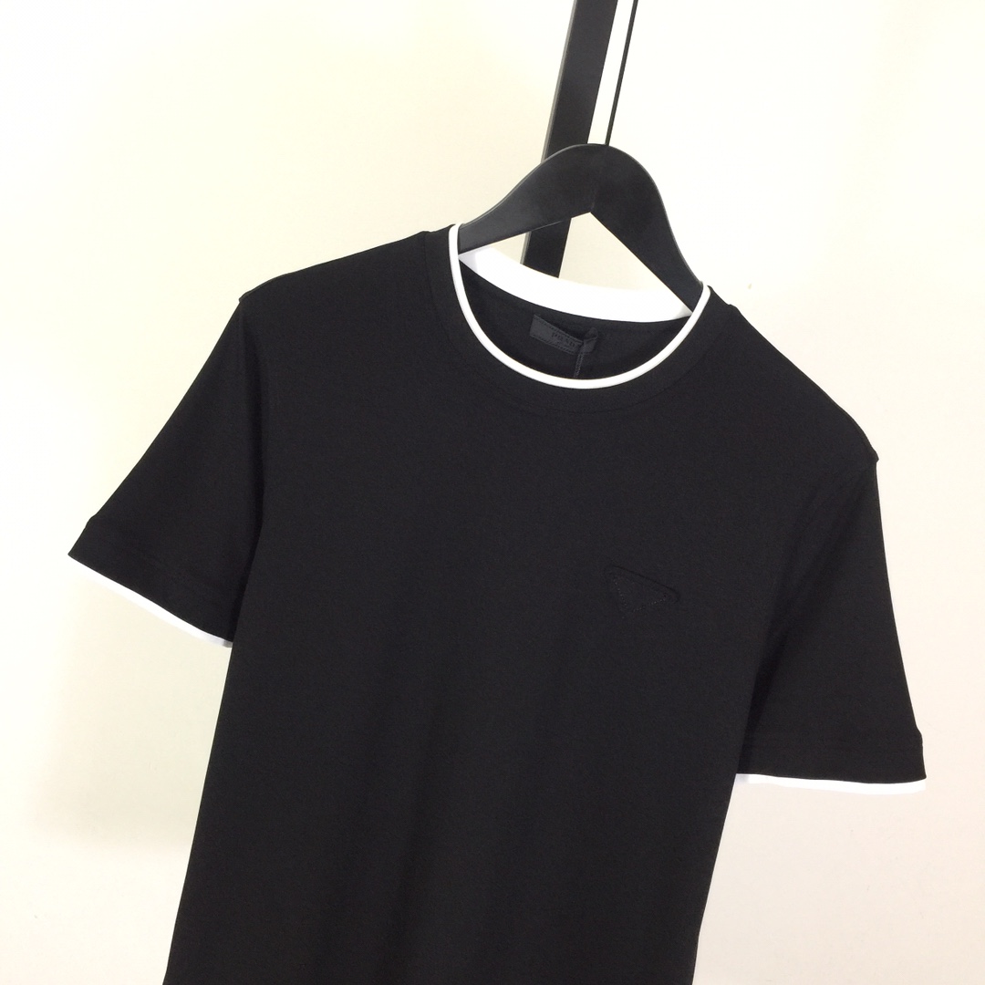 Prada Logo T-Shirt - EUR FASHION