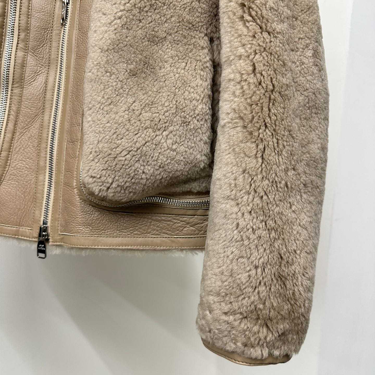 Louis Vuitton  Fur Jacket - EUR FASHION