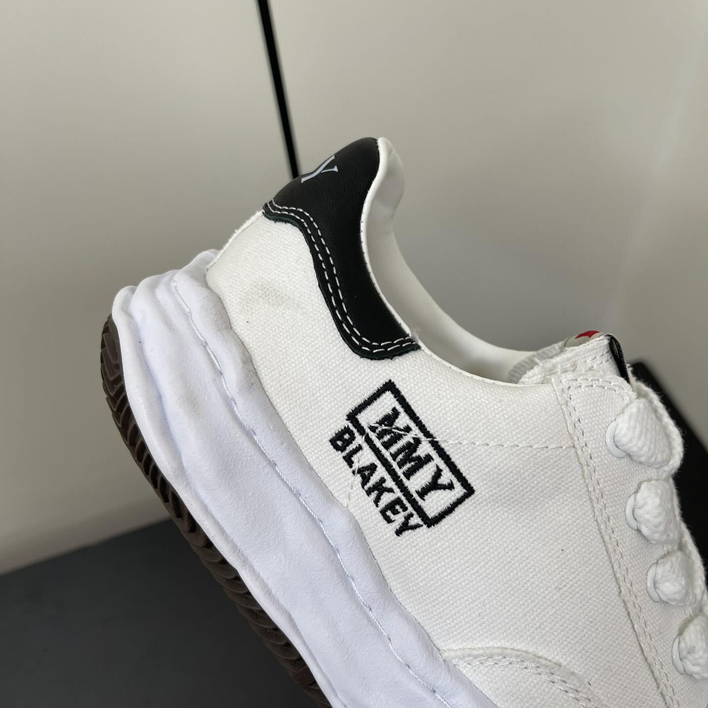 Maison Mihara Yasuhiro OG Sole Canvas Low White Sneakers - EUR FASHION