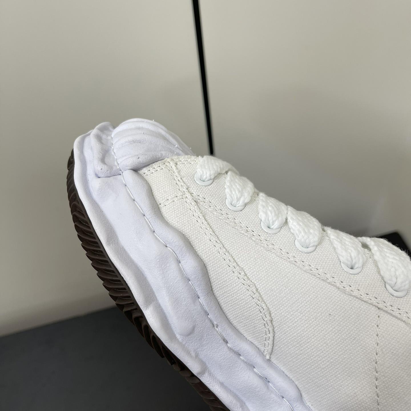 Maison Mihara Yasuhiro OG Sole Canvas Low White Sneakers - EUR FASHION
