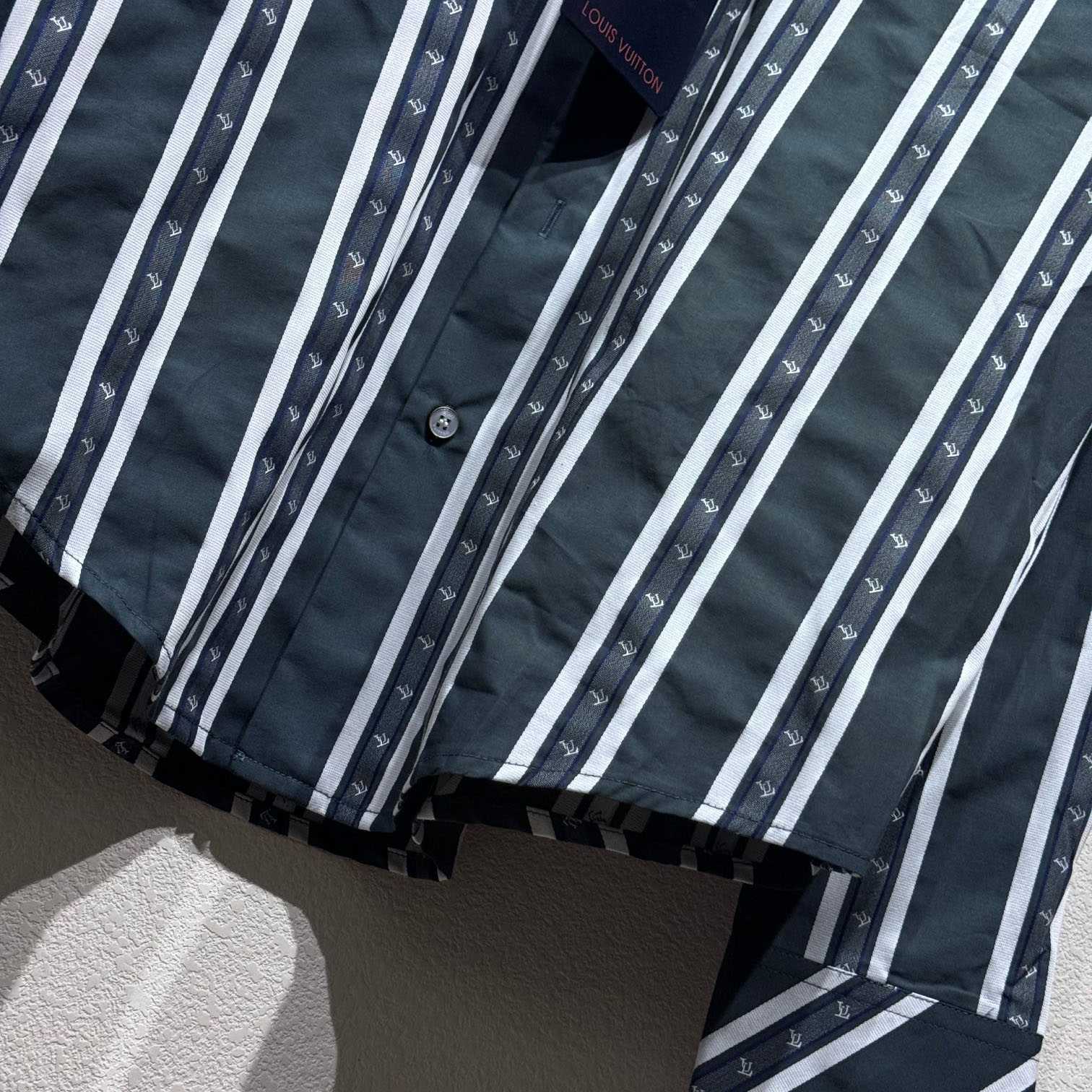 Louis Vuitton Long-Sleeved Silk Shirt   1AGJNS - EUR FASHION