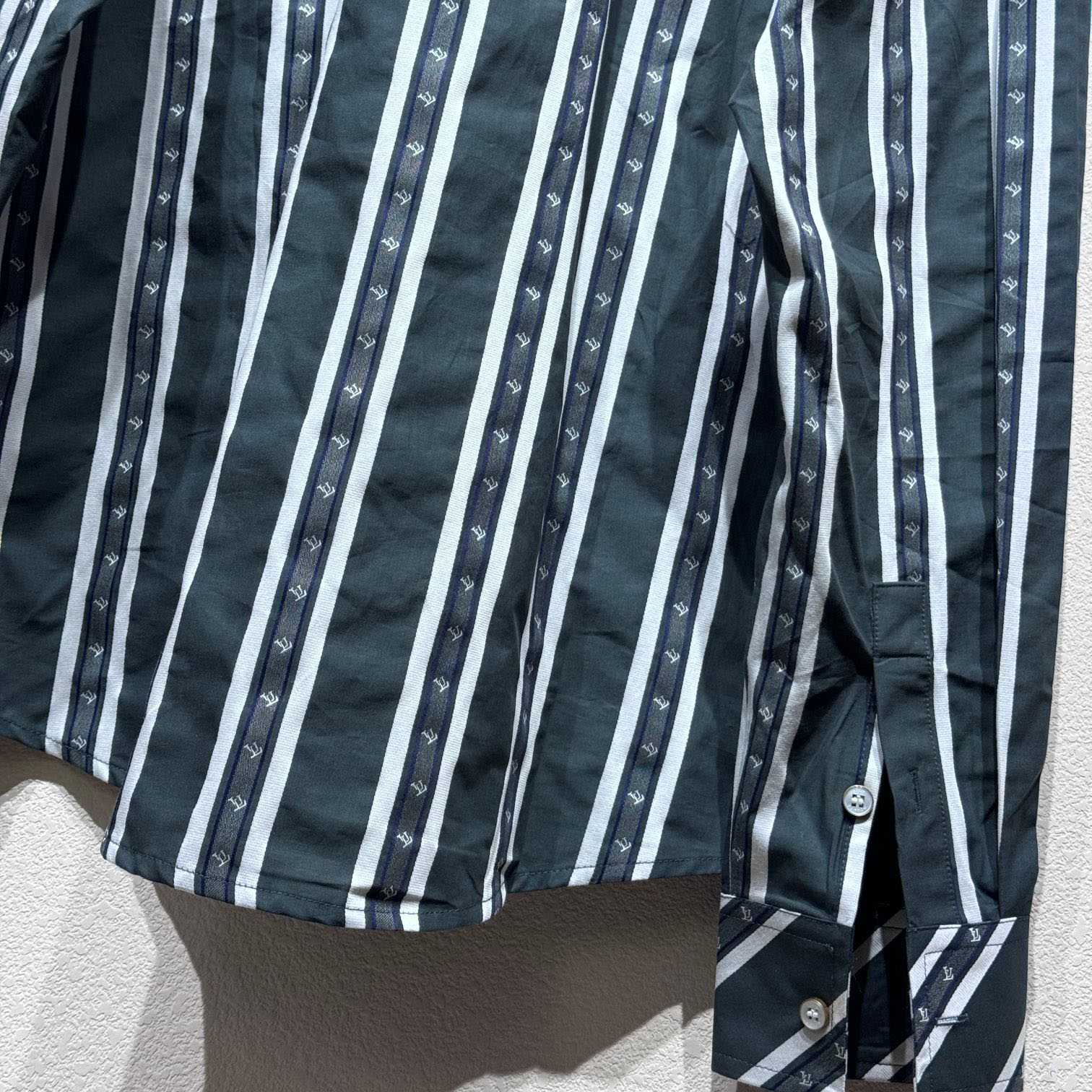 Louis Vuitton Long-Sleeved Silk Shirt   1AGJNS - EUR FASHION