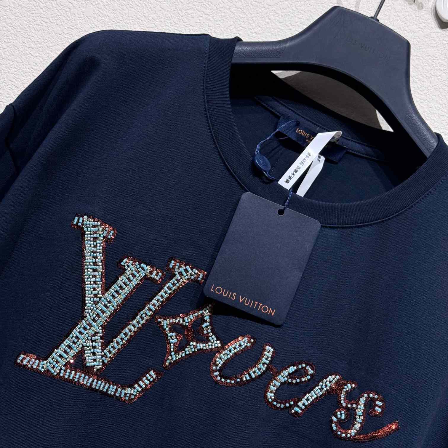 Louis Vuitton LV Vers Embellished Short-Sleeved T-Shirt  1AGHXO - EUR FASHION