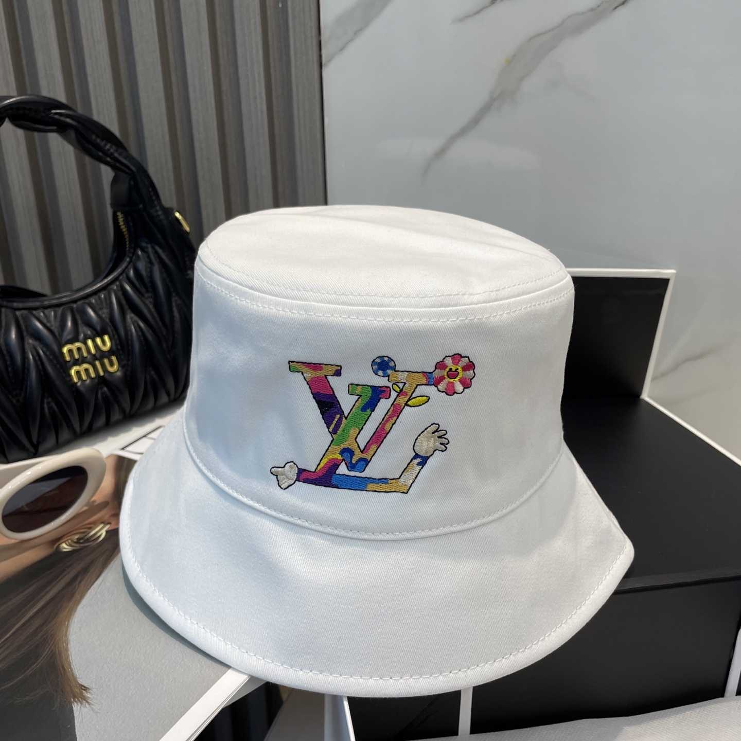 Louis Vuitton LV x TM Reversible Superflat Bucket Hat    - EUR FASHION