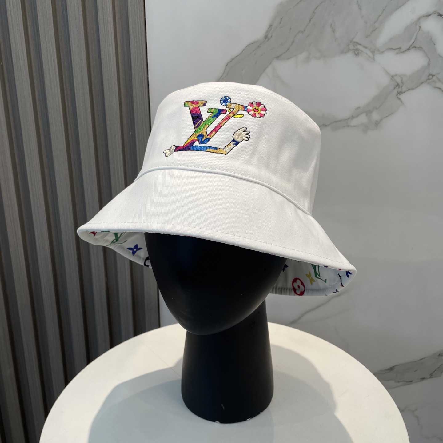 Louis Vuitton LV x TM Reversible Superflat Bucket Hat    - EUR FASHION