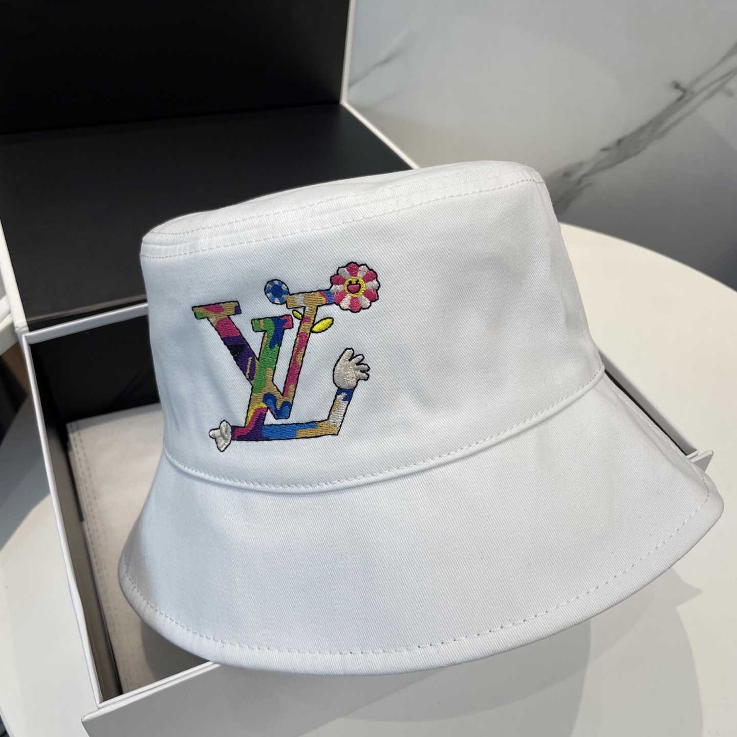 Louis Vuitton LV x TM Reversible Superflat Bucket Hat    - EUR FASHION