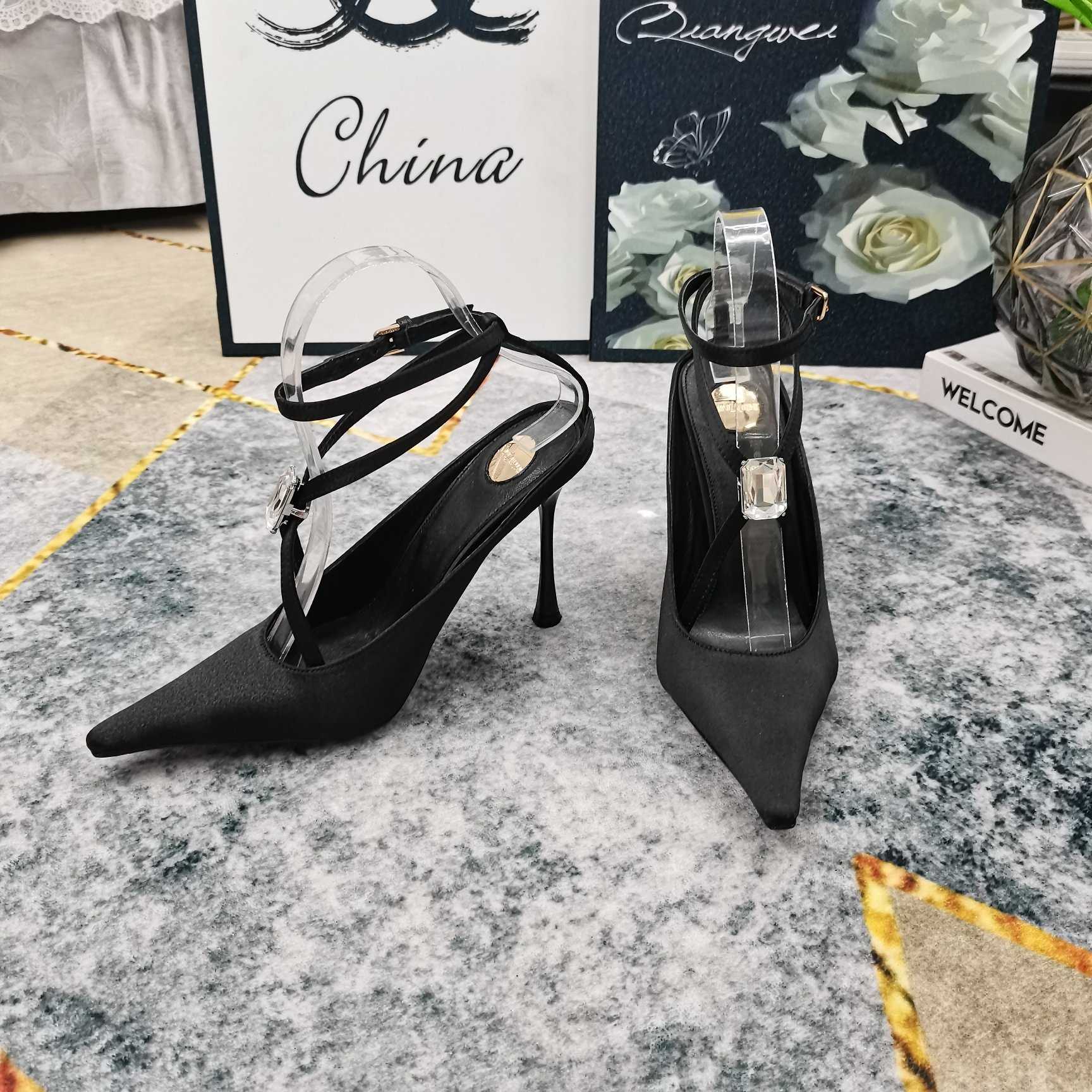 Saint Laurent Harlow Pumps In Satin Crepe And Crystals - EUR FASHION