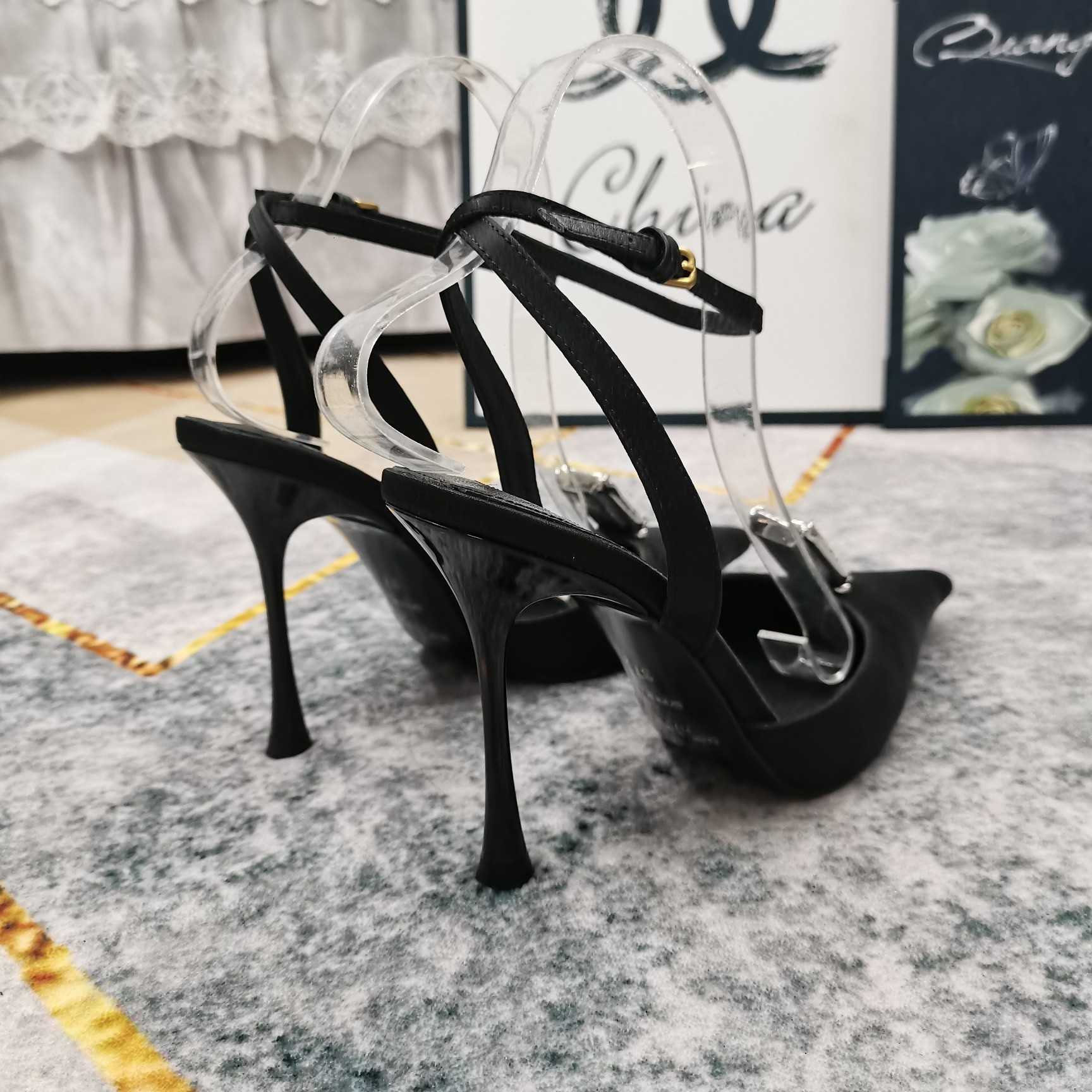 Saint Laurent Harlow Pumps In Satin Crepe And Crystals - EUR FASHION