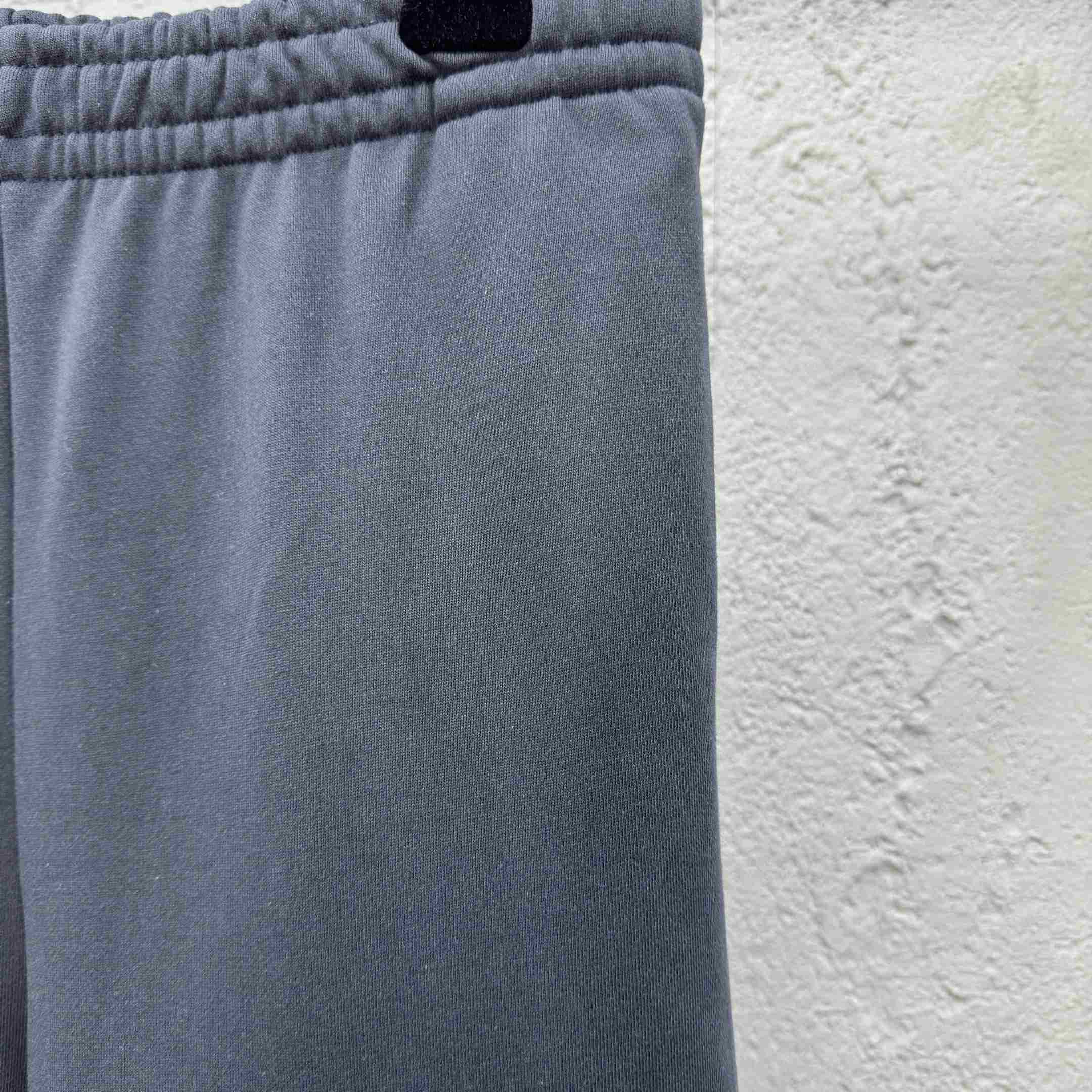 Balenciaga Under Armour® Baggy Sweatpants - EUR FASHION