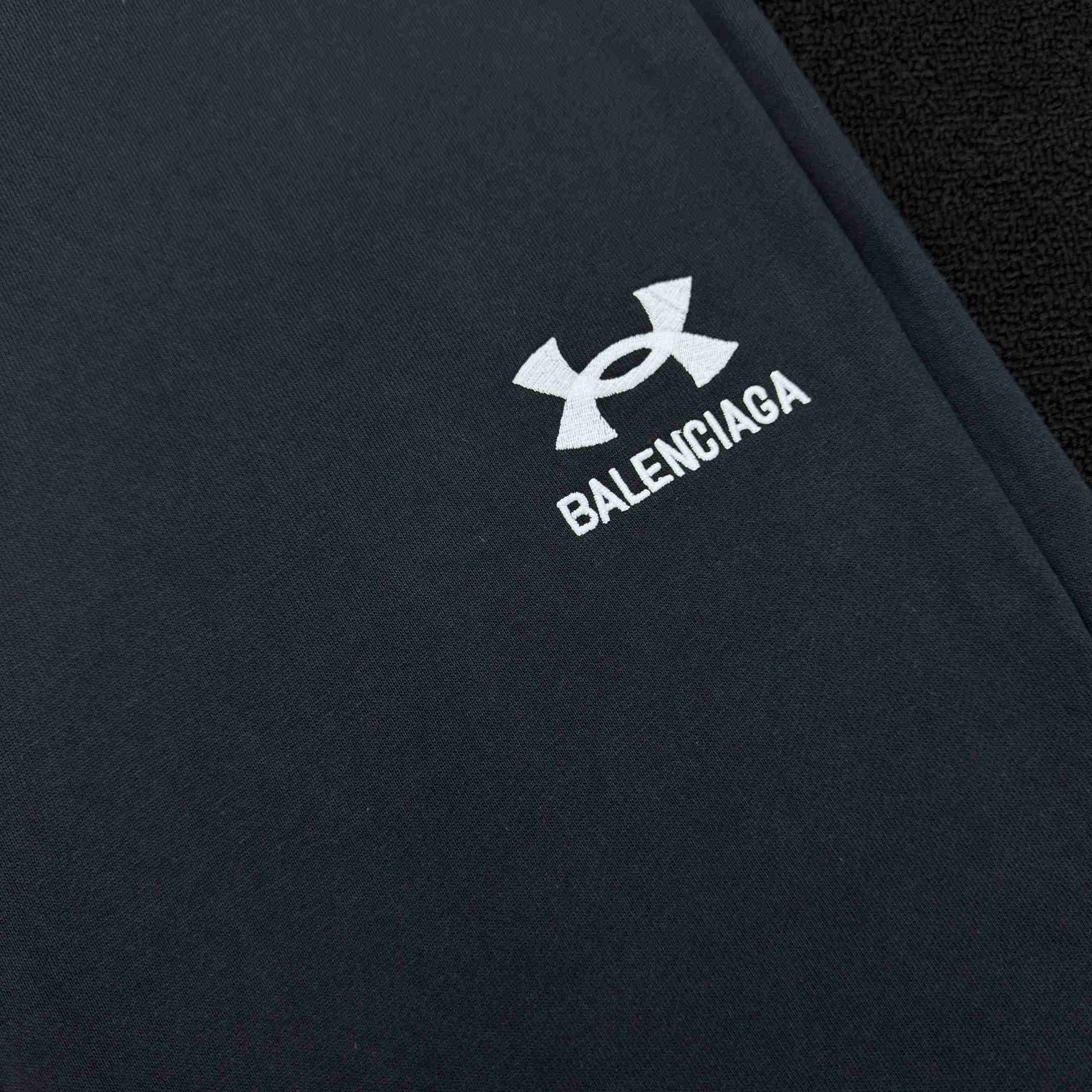 Balenciaga Under Armour® Baggy Sweatpants - EUR FASHION