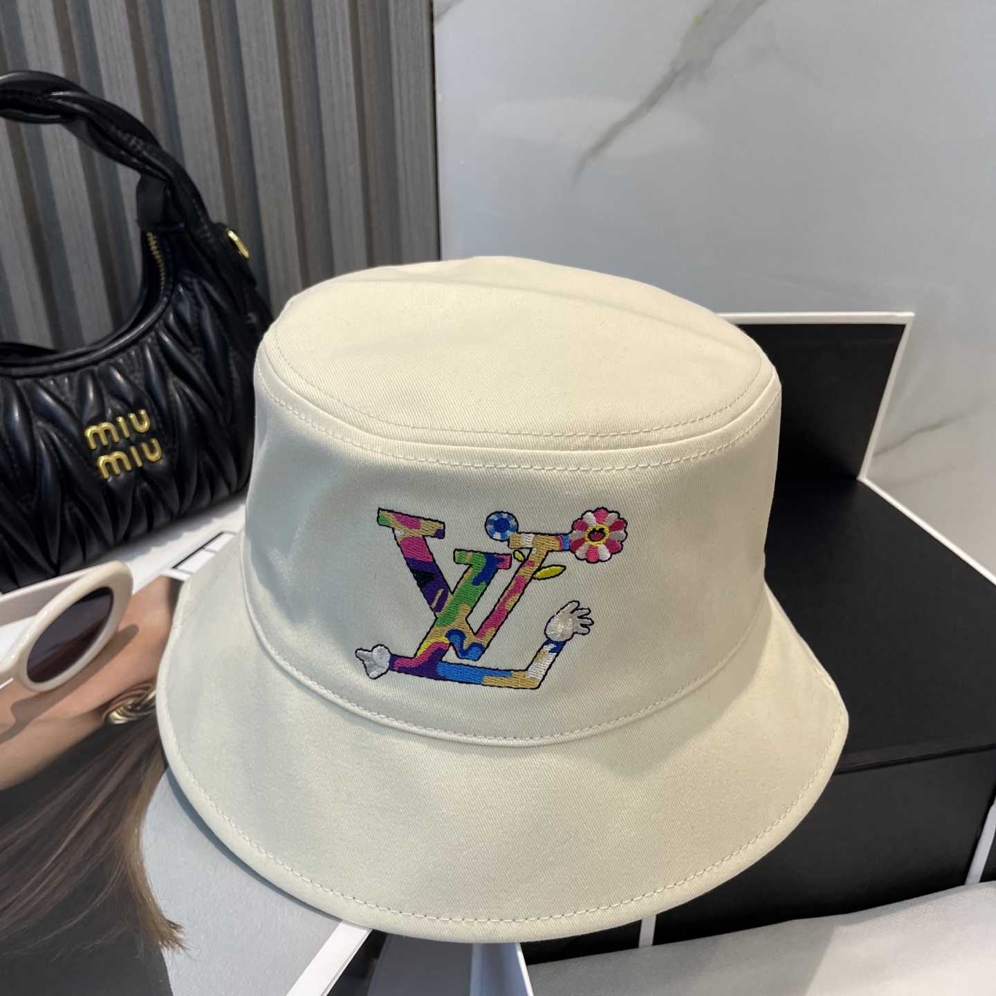 Louis Vuitton LV x TM Reversible Superflat Bucket Hat    - EUR FASHION