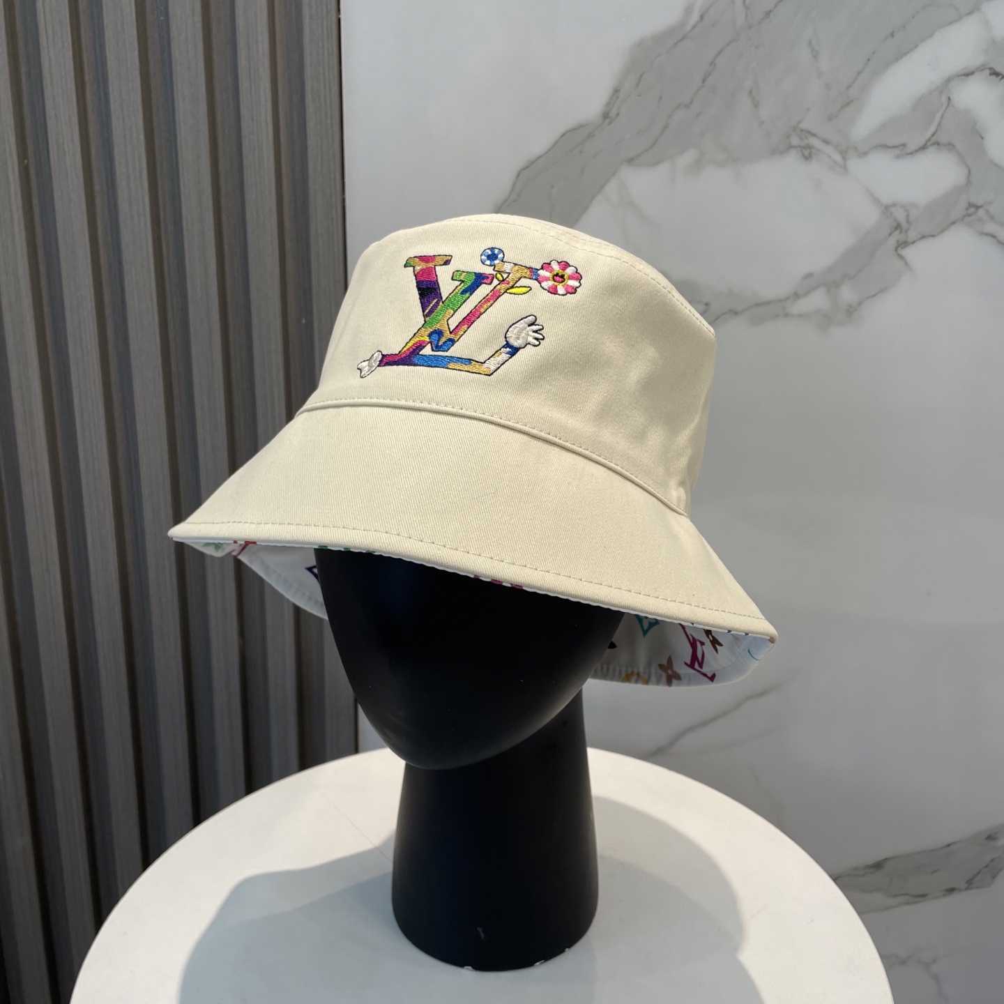 Louis Vuitton LV x TM Reversible Superflat Bucket Hat    - EUR FASHION