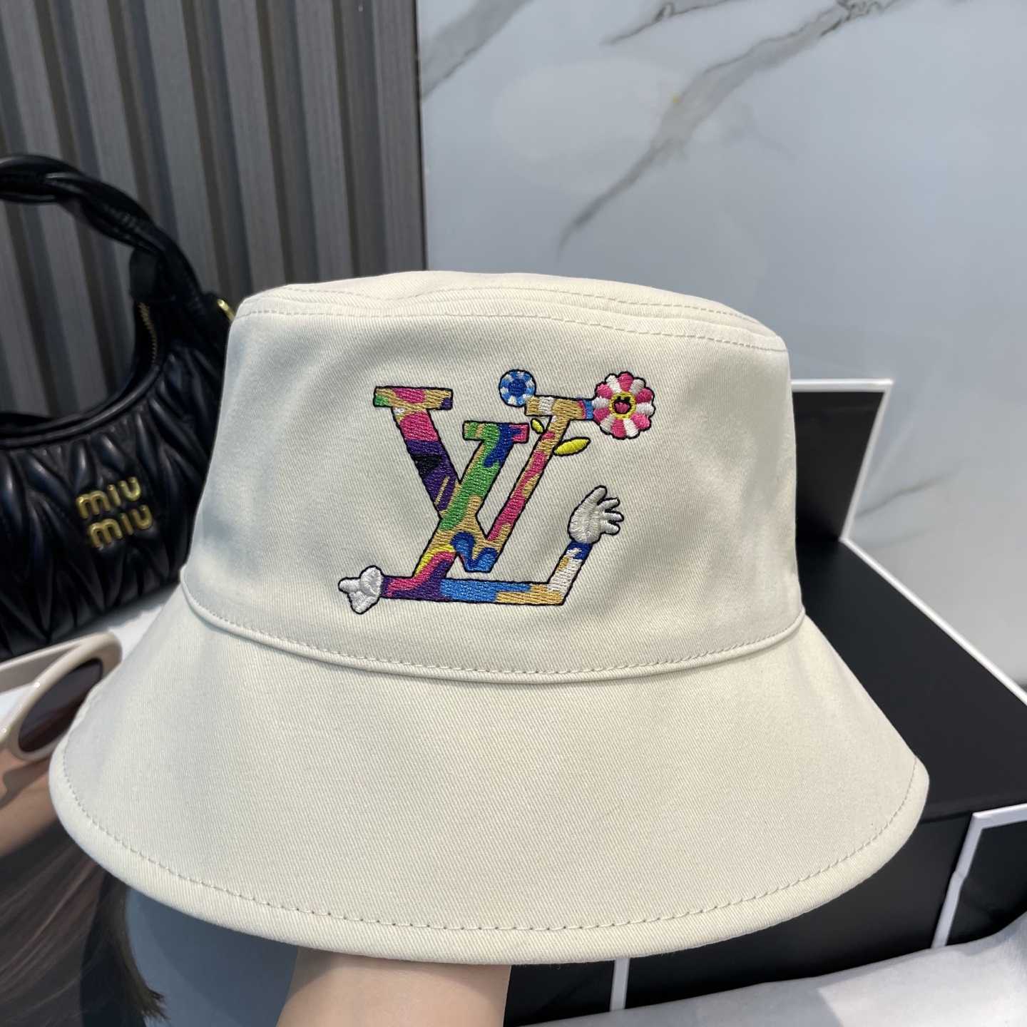 Louis Vuitton LV x TM Reversible Superflat Bucket Hat    - EUR FASHION