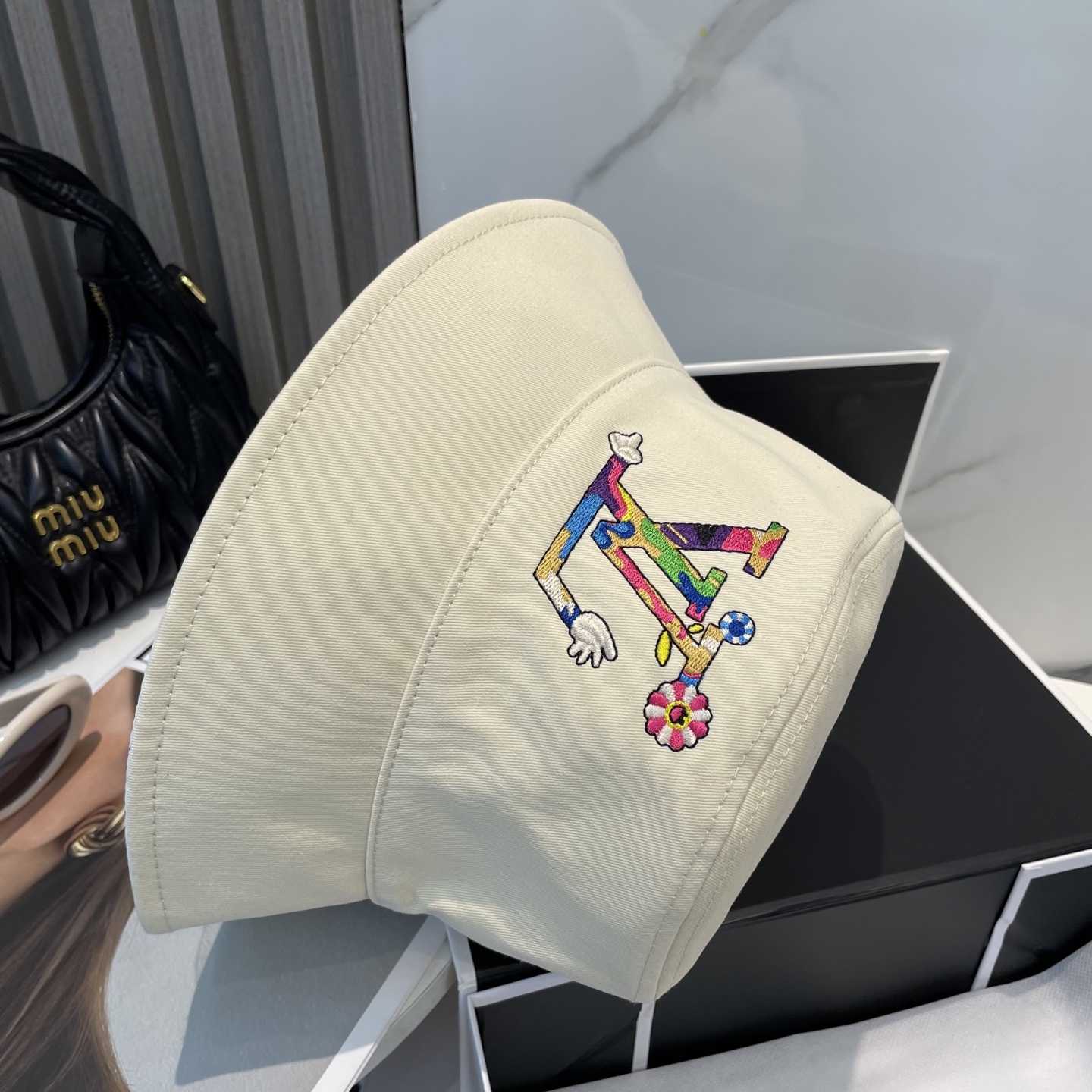 Louis Vuitton LV x TM Reversible Superflat Bucket Hat    - EUR FASHION