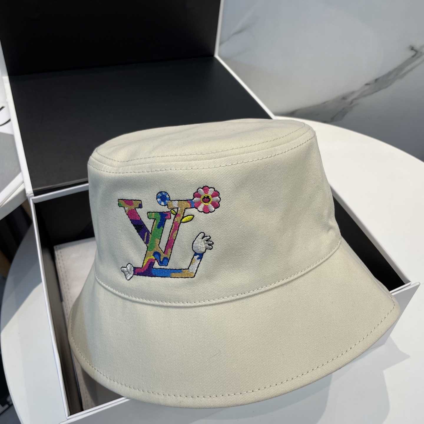 Louis Vuitton LV x TM Reversible Superflat Bucket Hat    - EUR FASHION