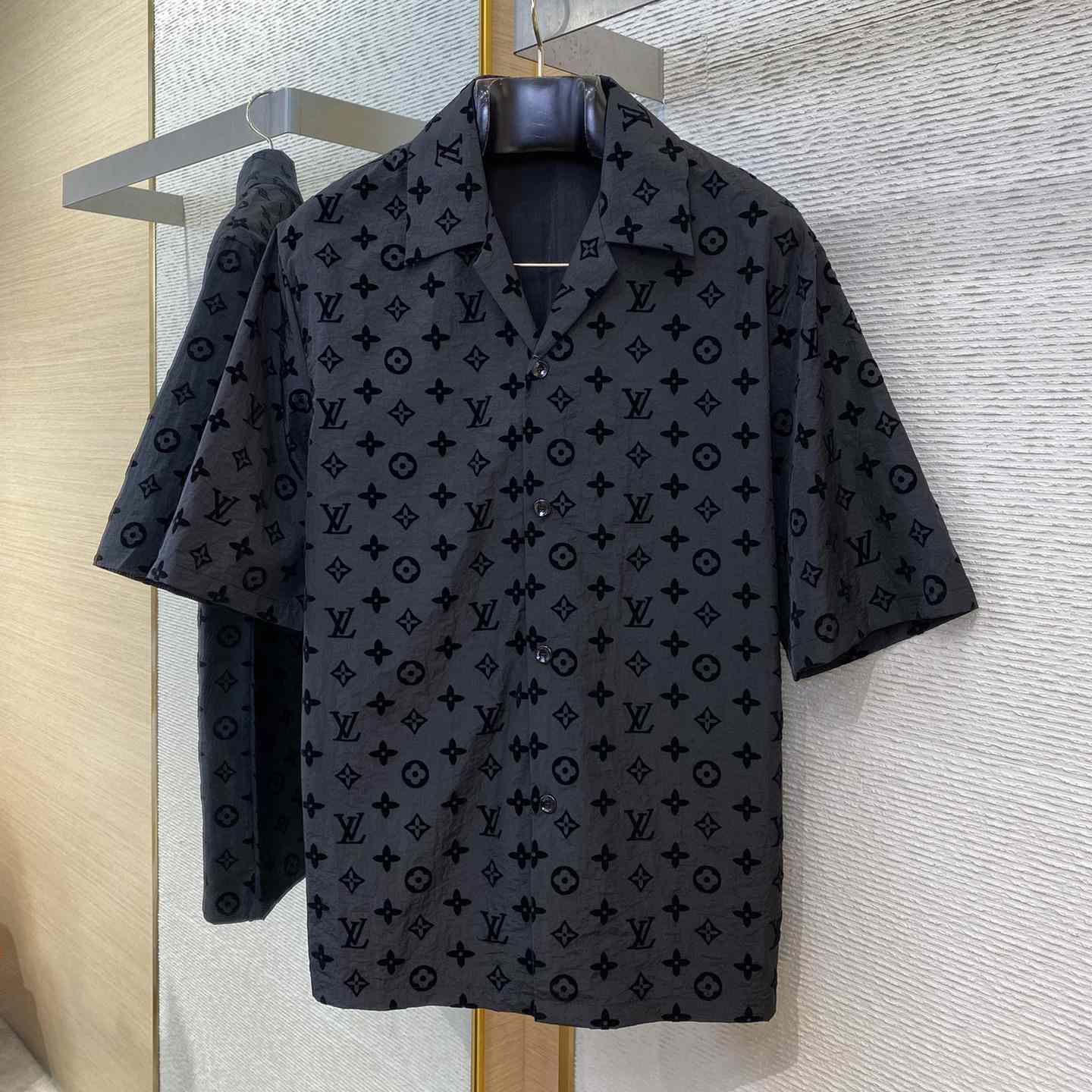 Louis Vuitton Flocked  Monogram Short-Sleeved Shirt - EUR FASHION