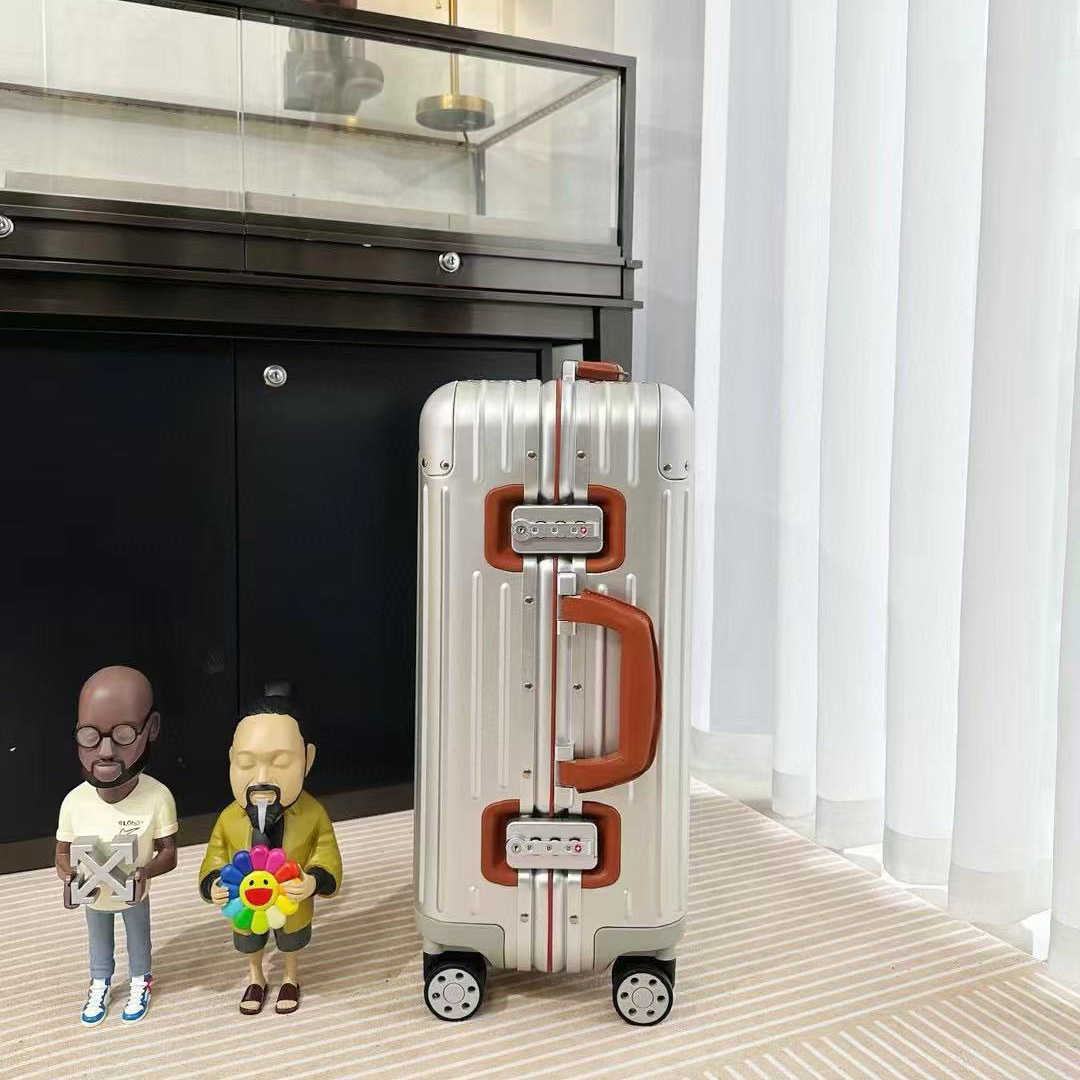 Rimowa Luggage    - EUR FASHION